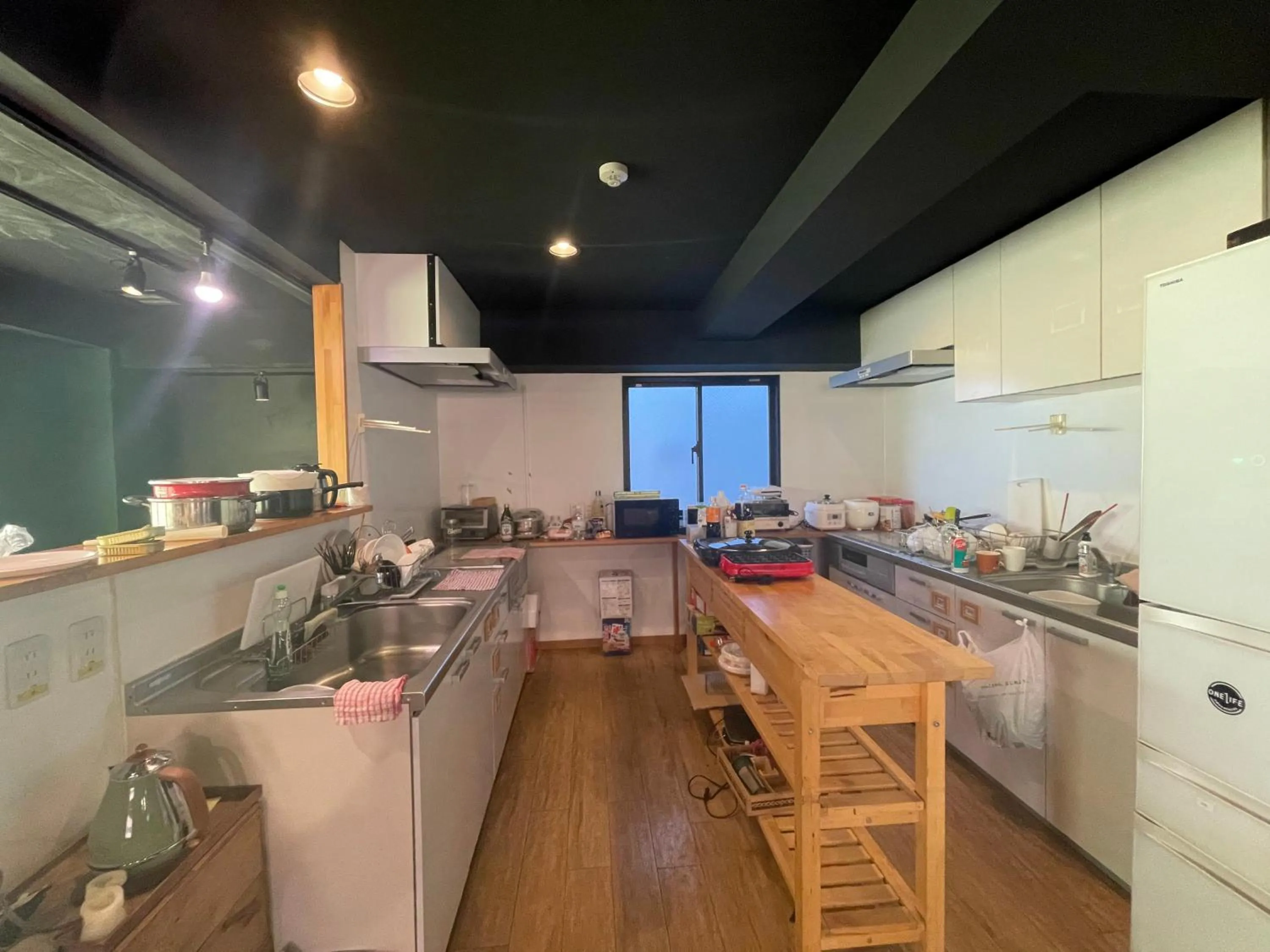 Kitchen or kitchenette in TenTen Guesthouse in Asakusa