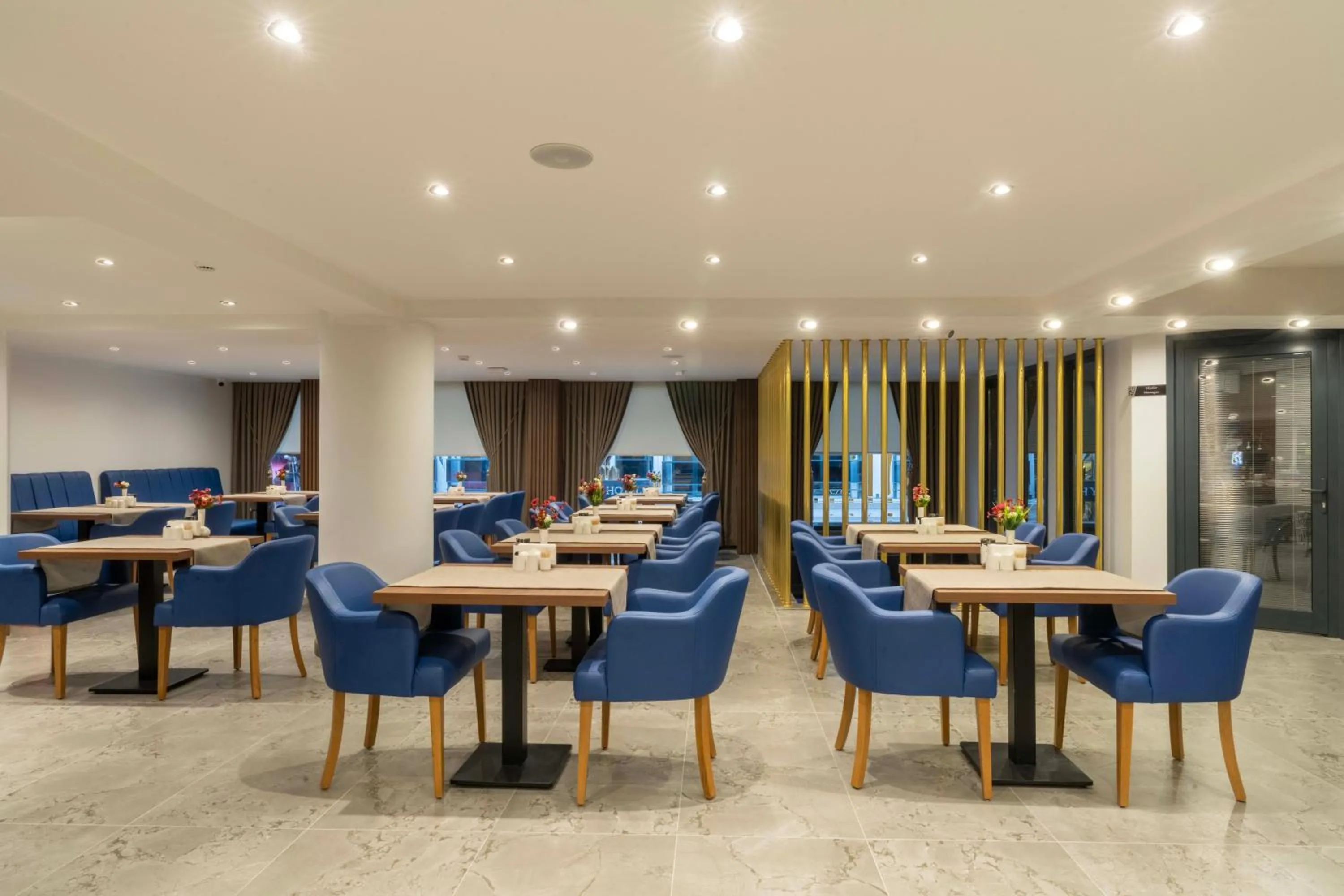 Restaurant/places to eat in THE BOSFOR HOTEL