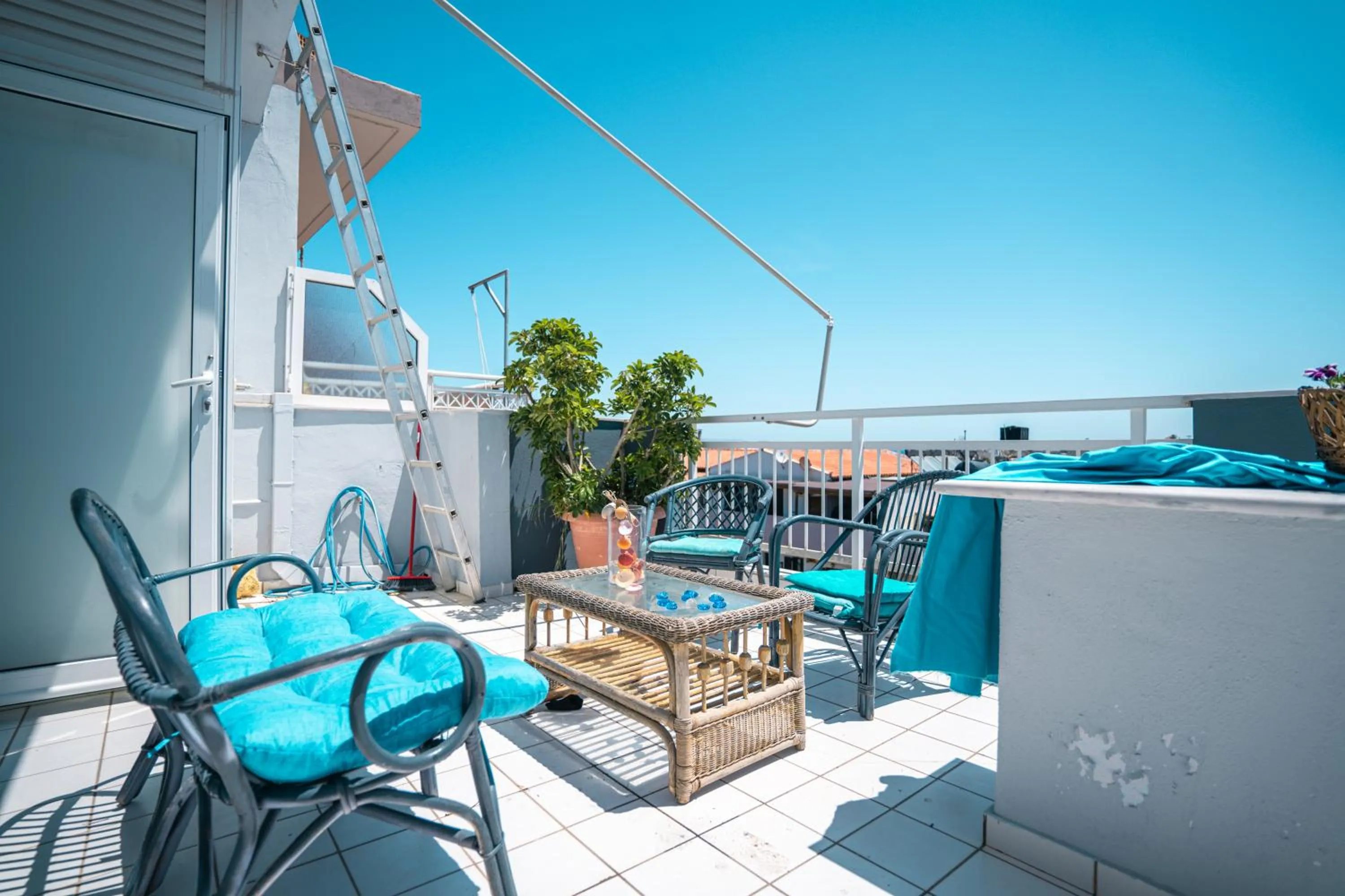 Day in RODI BLUE apartments