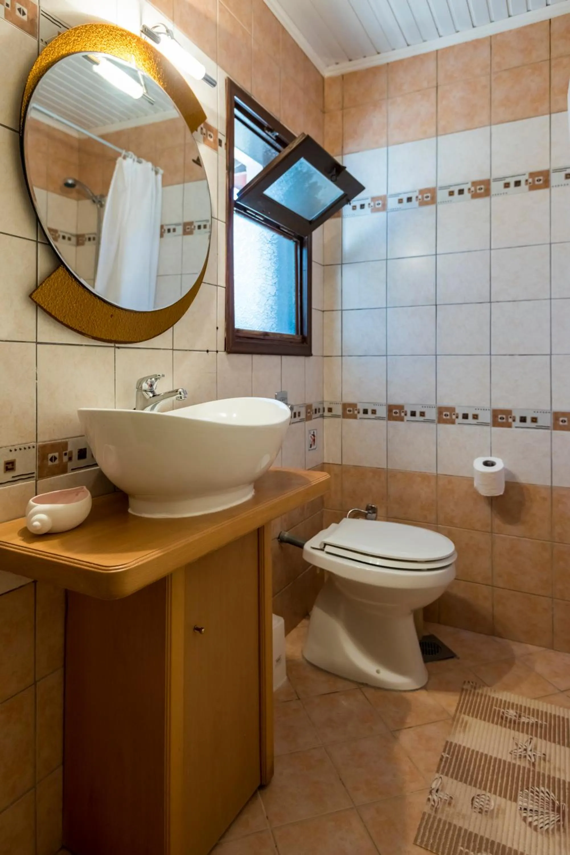 Toilet in Gaia Garden