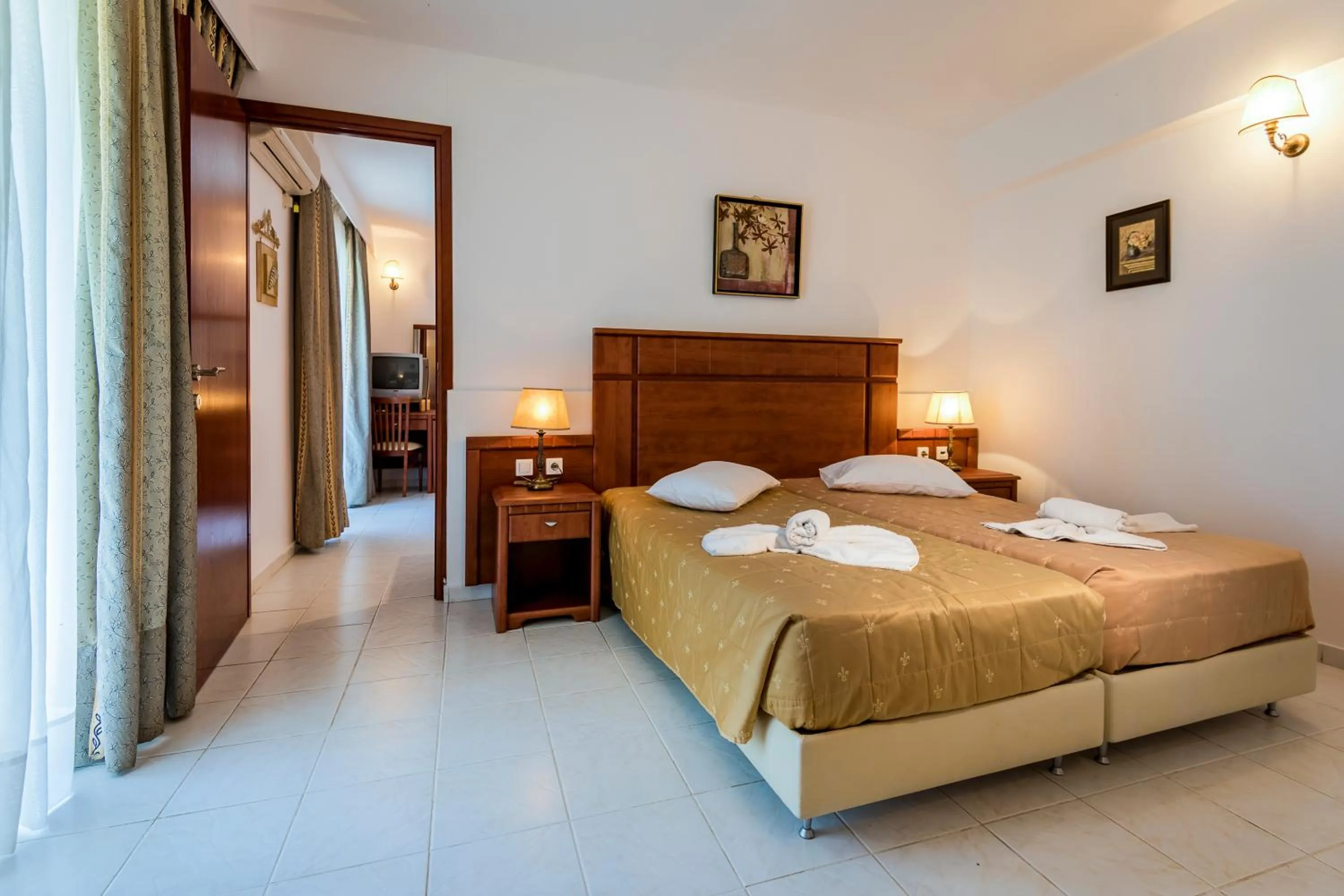 Bedroom, Bed in Gaia Garden