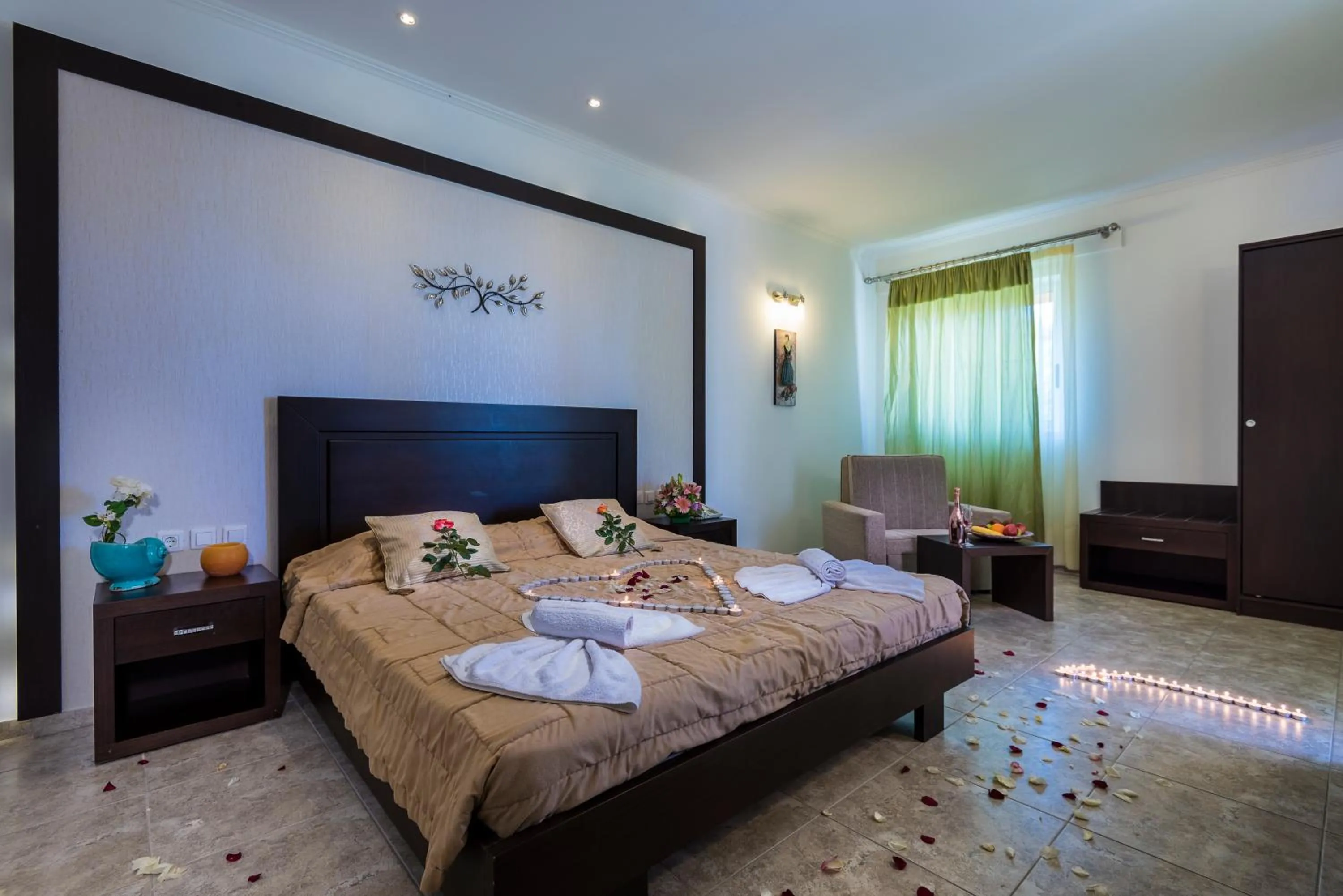 Bedroom, Bed in Gaia Garden