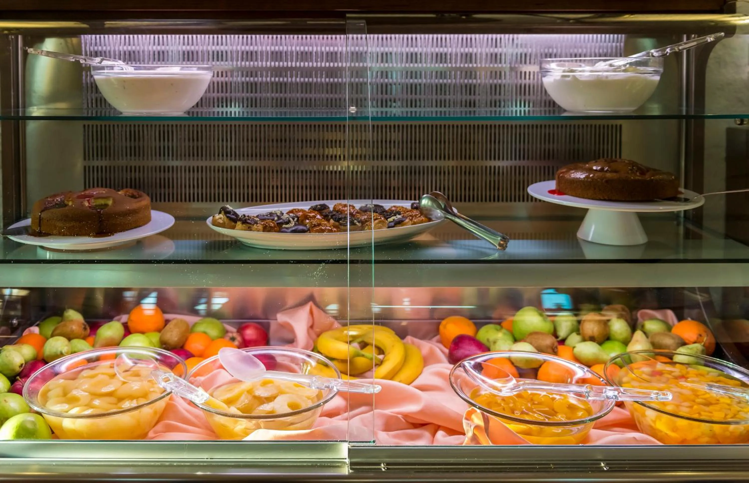 Restaurant/places to eat in Gaia Garden