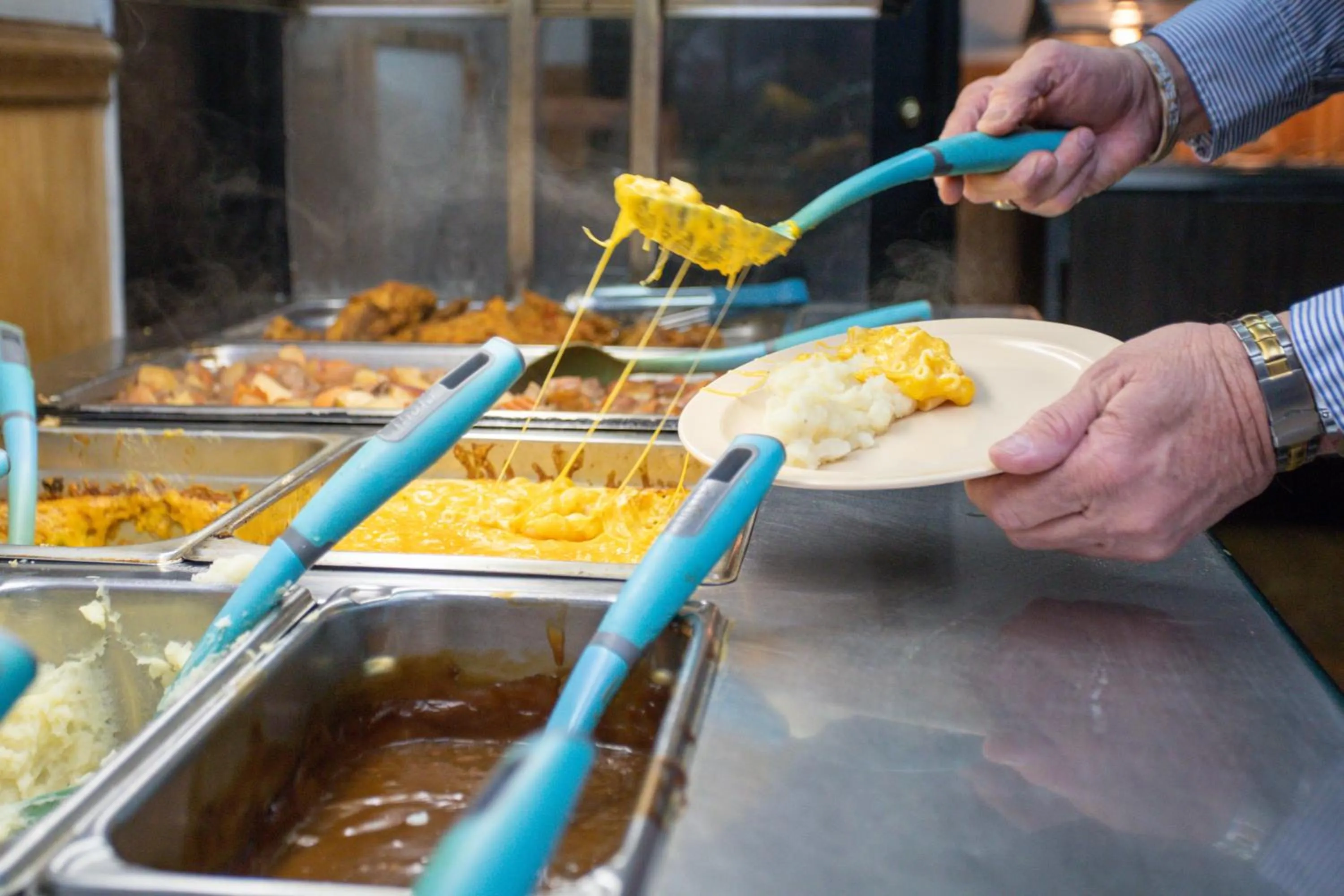 Food and drinks in Bells Marina & Fishing Resort - Santee Lake Marion by I95 - Family Adventure, Pets on Request!