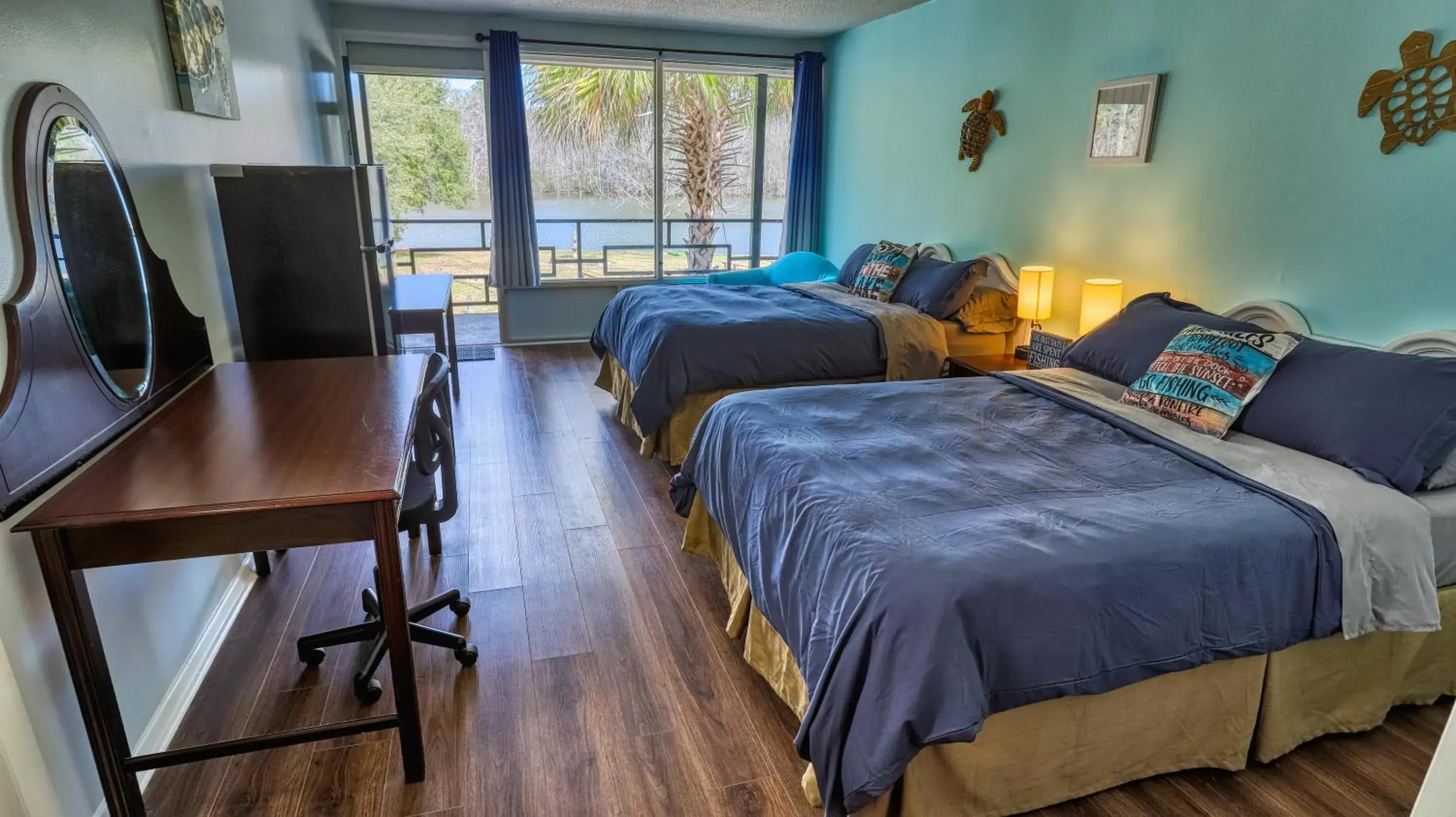 Double Room with Lake View in Bells Marina & Fishing Resort - Santee Lake Marion by I95 - Family Adventure, Pets on Request! Double Room with Lake View in Bells Marina & Fishing Resort - Santee Lake Marion by I95 - Family Adventure, Pets on Request!