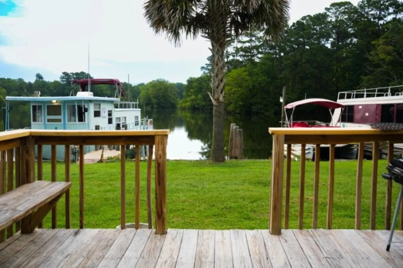Lake view in Bells Marina & Fishing Resort - Santee Lake Marion by I95 - Family Adventure, Pets on Request!