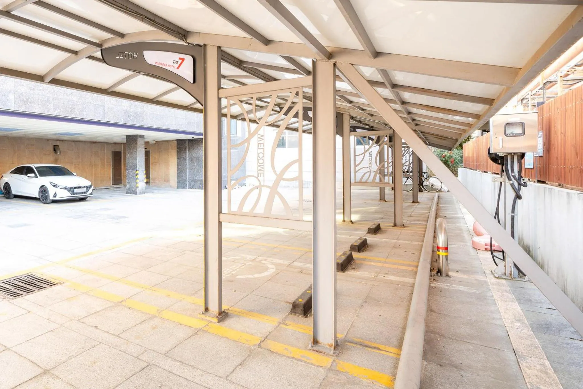 Parking in The 7 Business Hotel