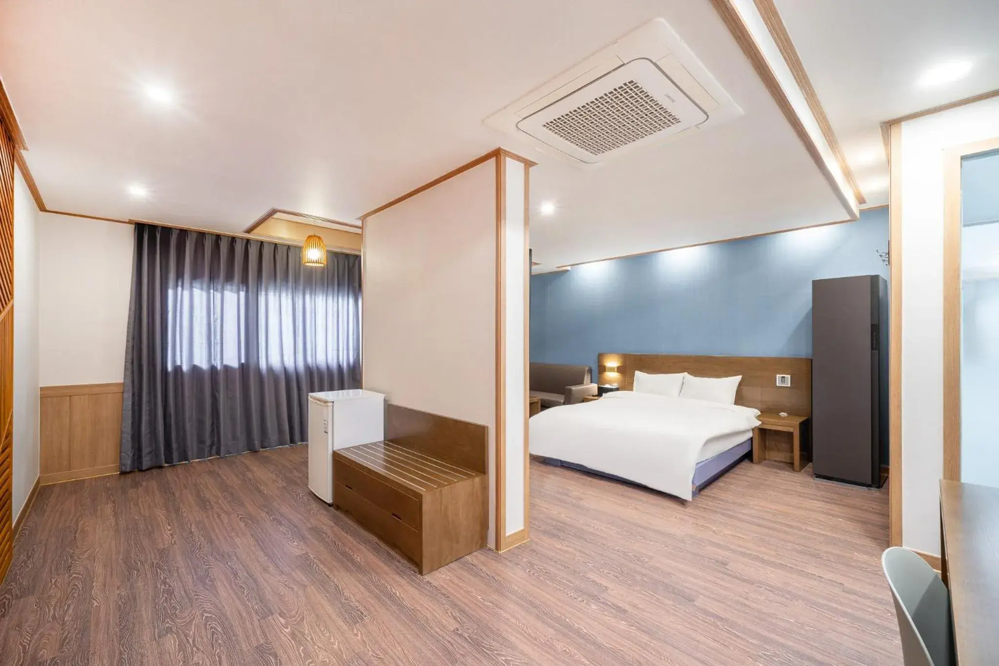 Suite with Mountain View in The 7 Business Hotel Suite with Mountain View in The 7 Business Hotel