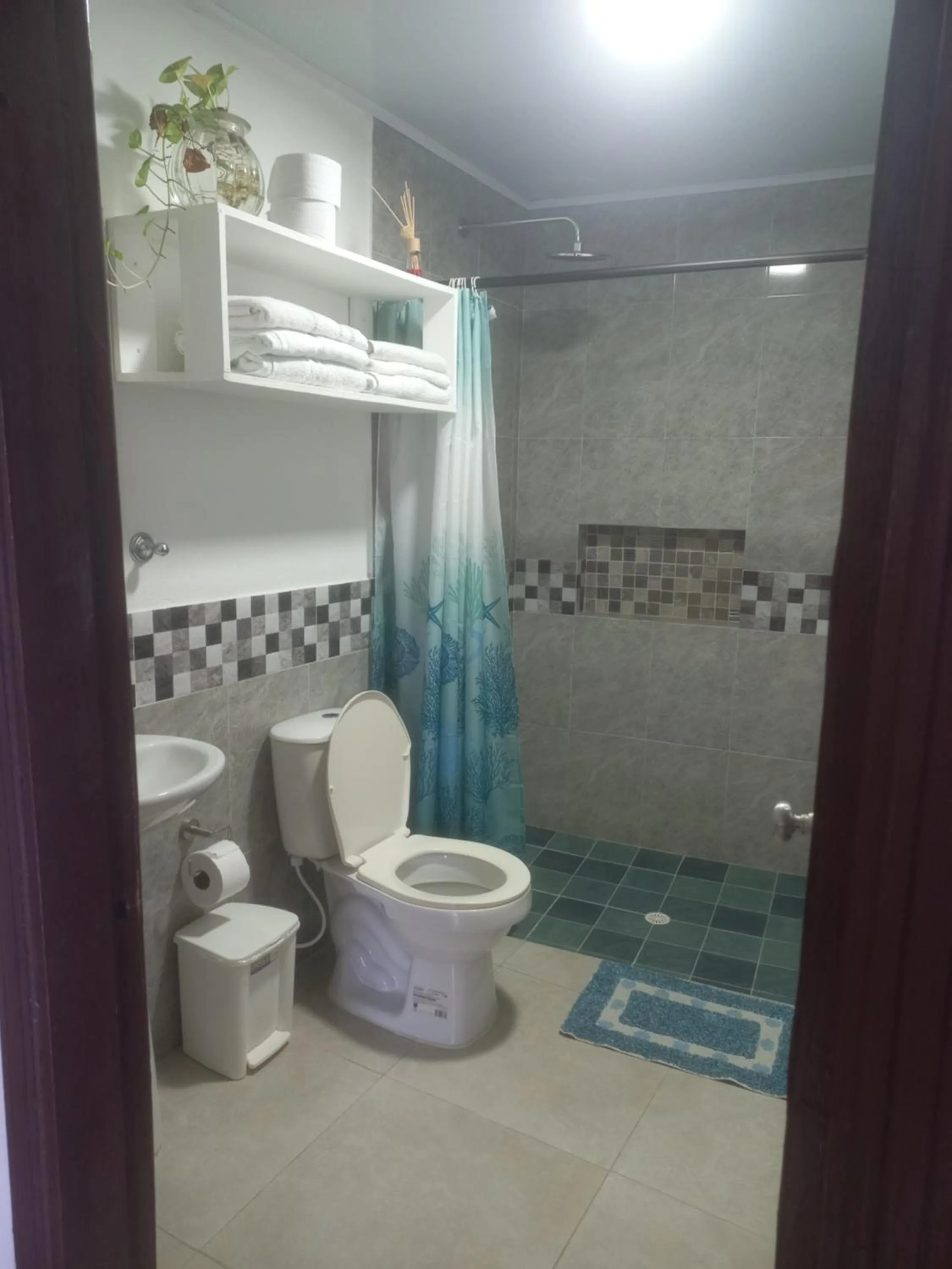Bathroom in LODGE ELIZABETH HOUSE