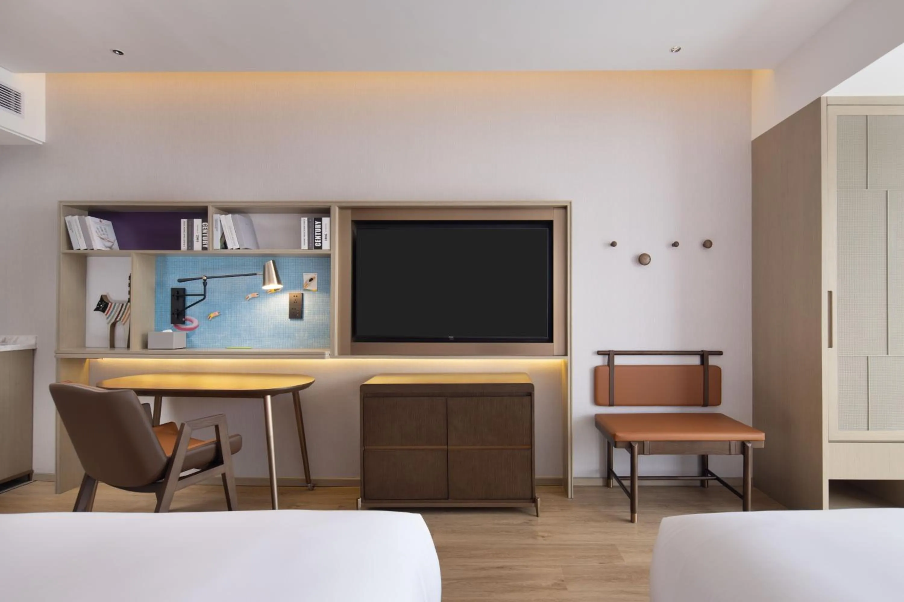 Bed in Home2 Suites by Hilton Nanning