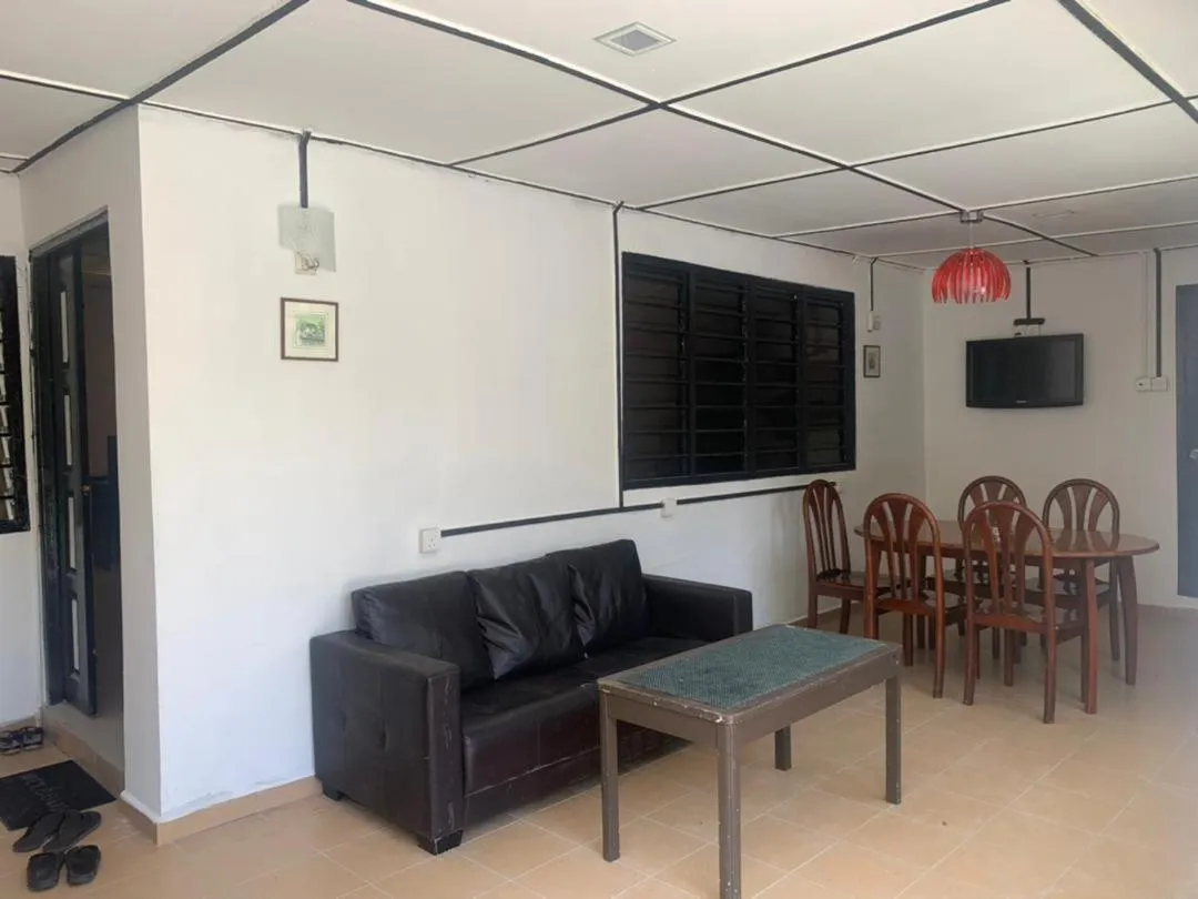 Communal lounge/ TV room in Vintage Guesthouse