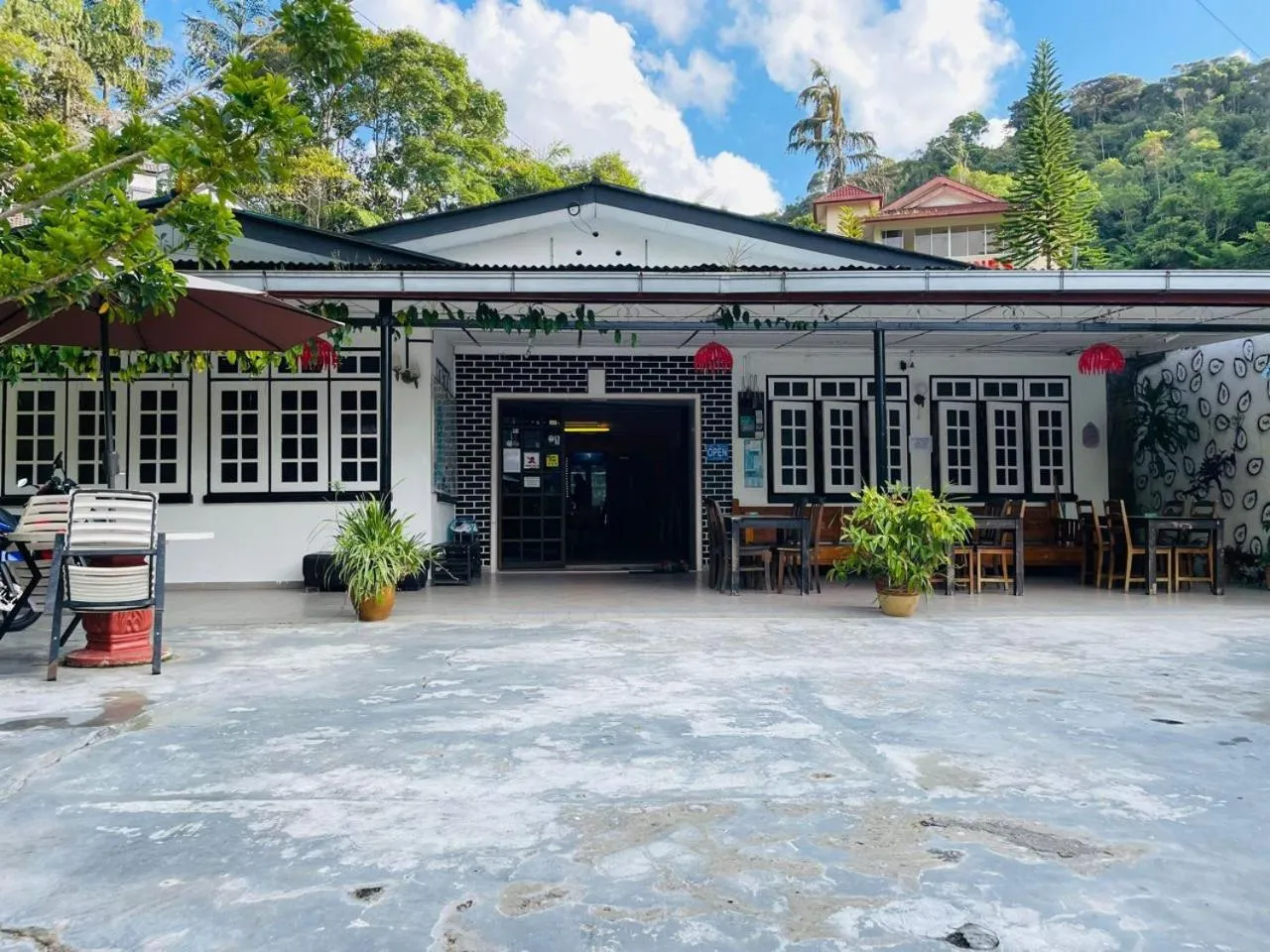 Property building in Vintage Guesthouse