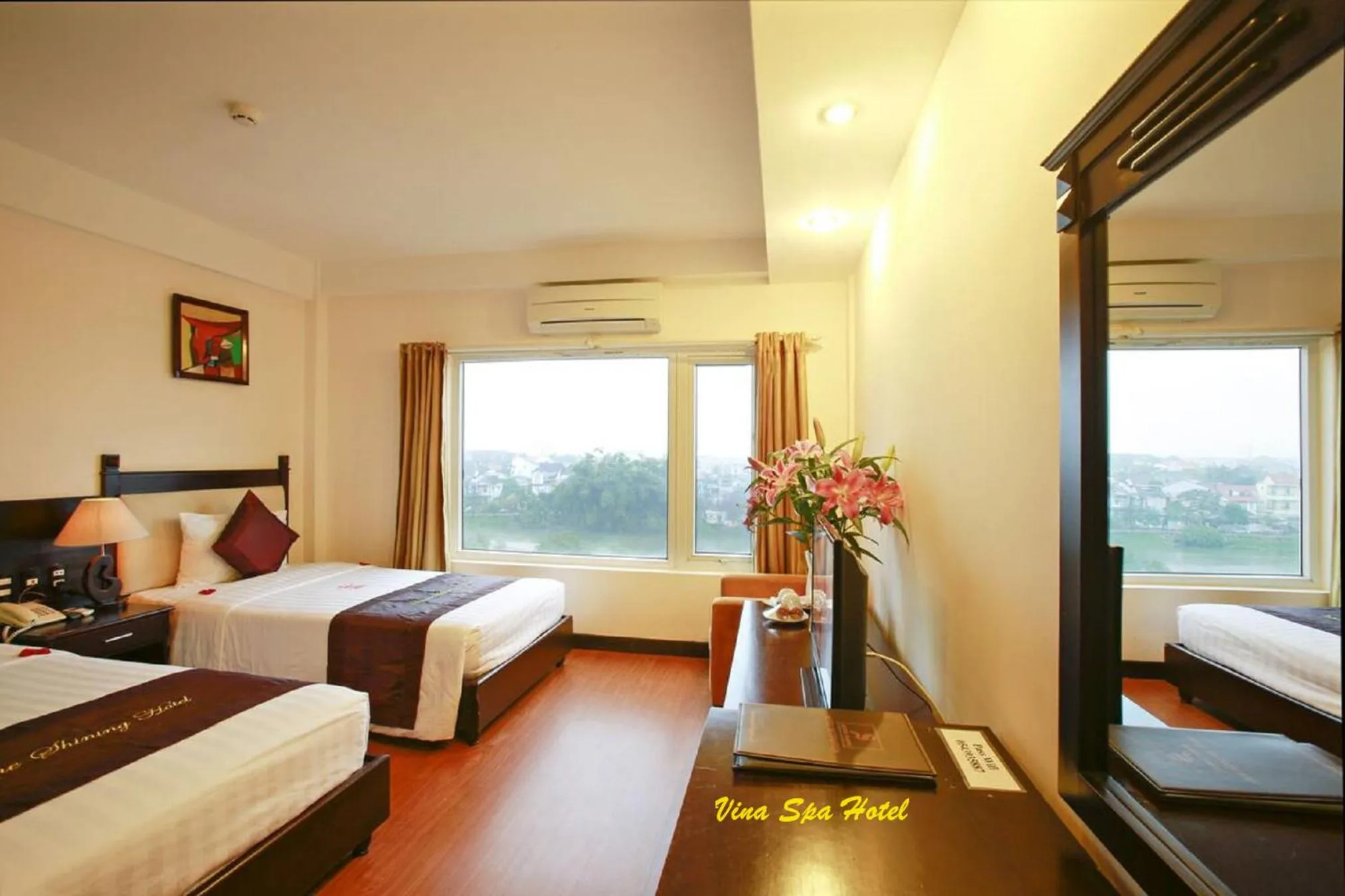 Bedroom, Bed in Việt Nam Hotel