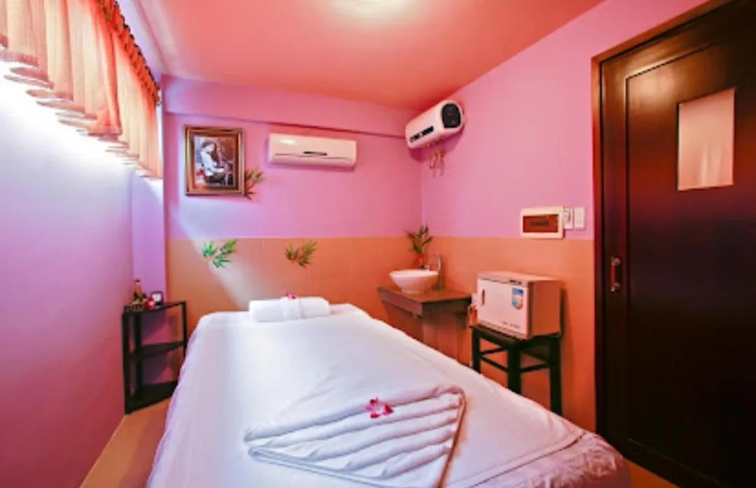 Spa and wellness centre/facilities, Bed in Việt Nam Hotel