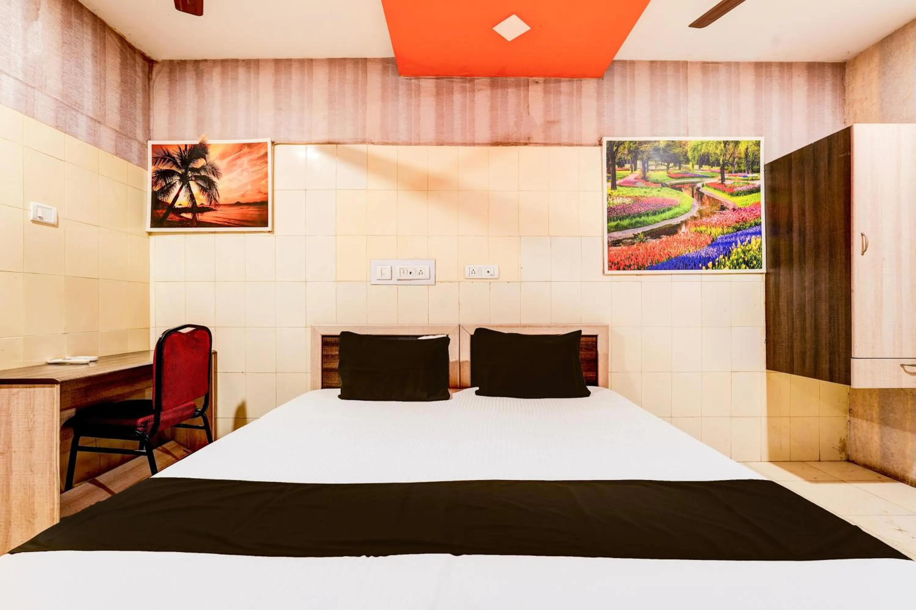 Bedroom, Bed in Hotel O MIZPAH INN