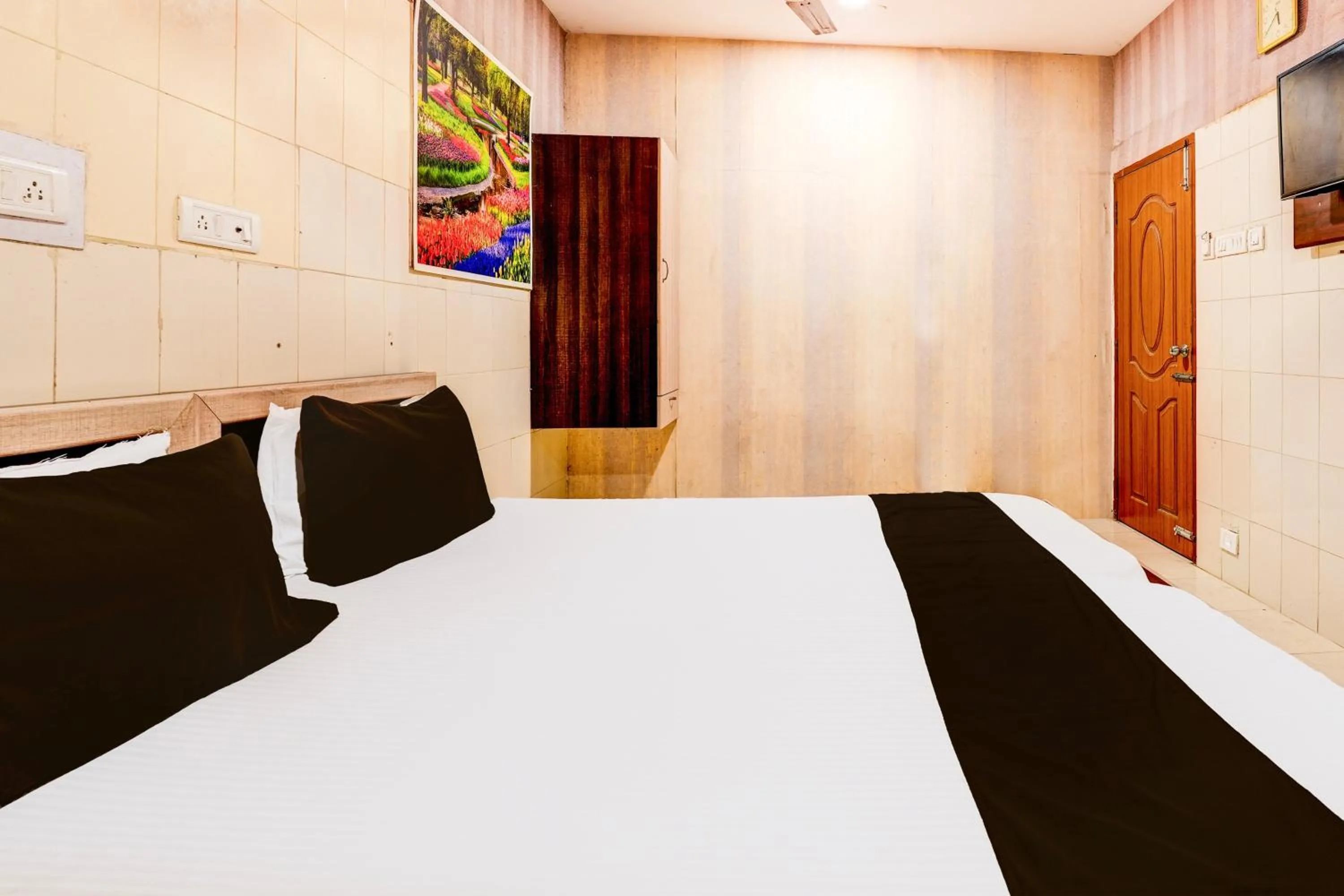 Bedroom, Bed in Hotel O MIZPAH INN