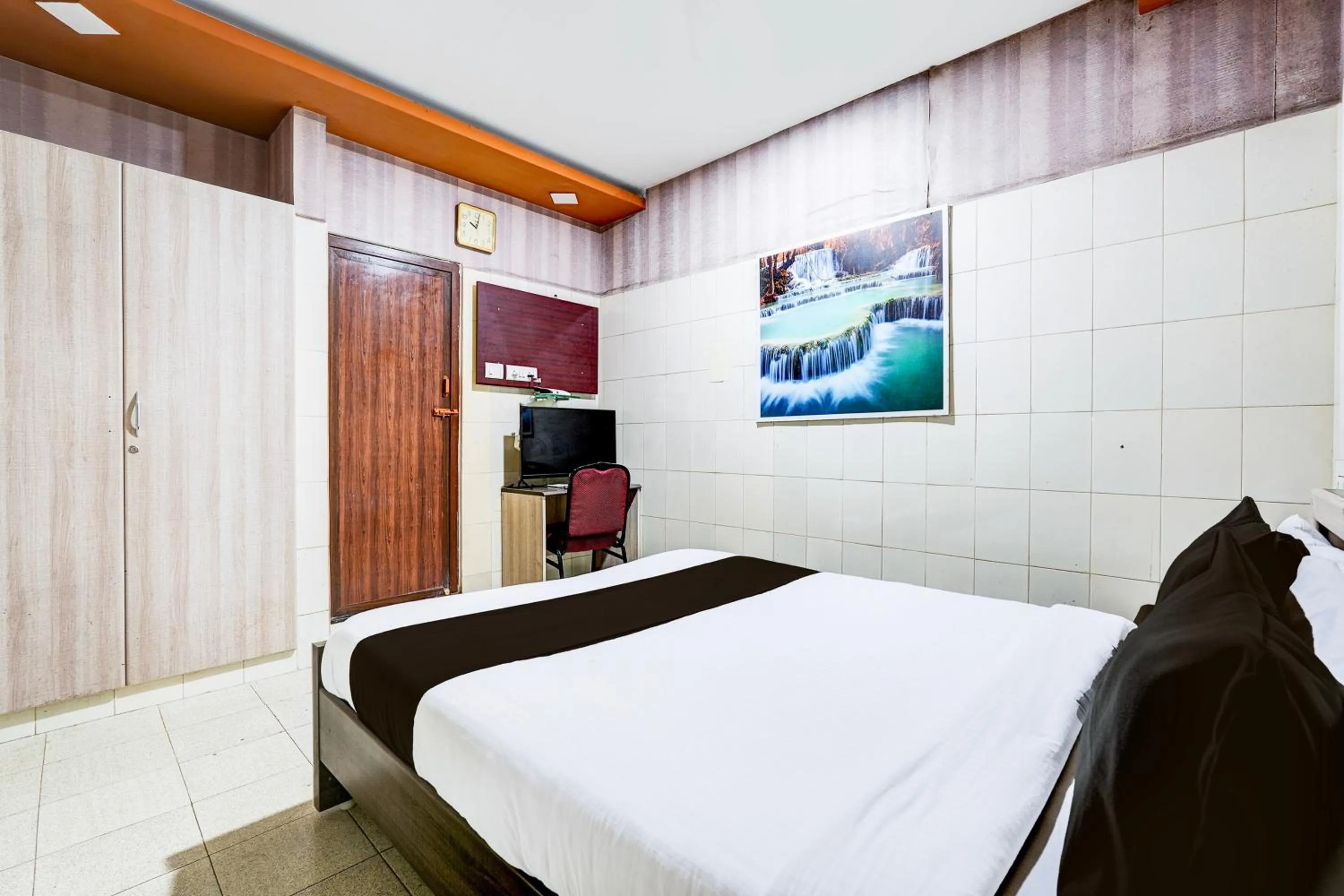 Bedroom, Bed in Hotel O MIZPAH INN