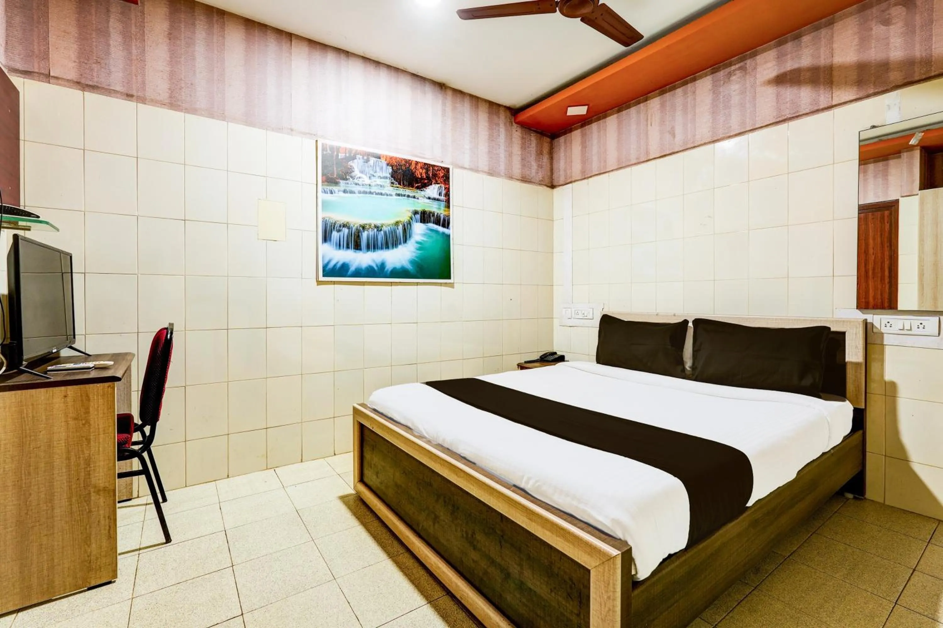 Bedroom, Bed in Hotel O MIZPAH INN