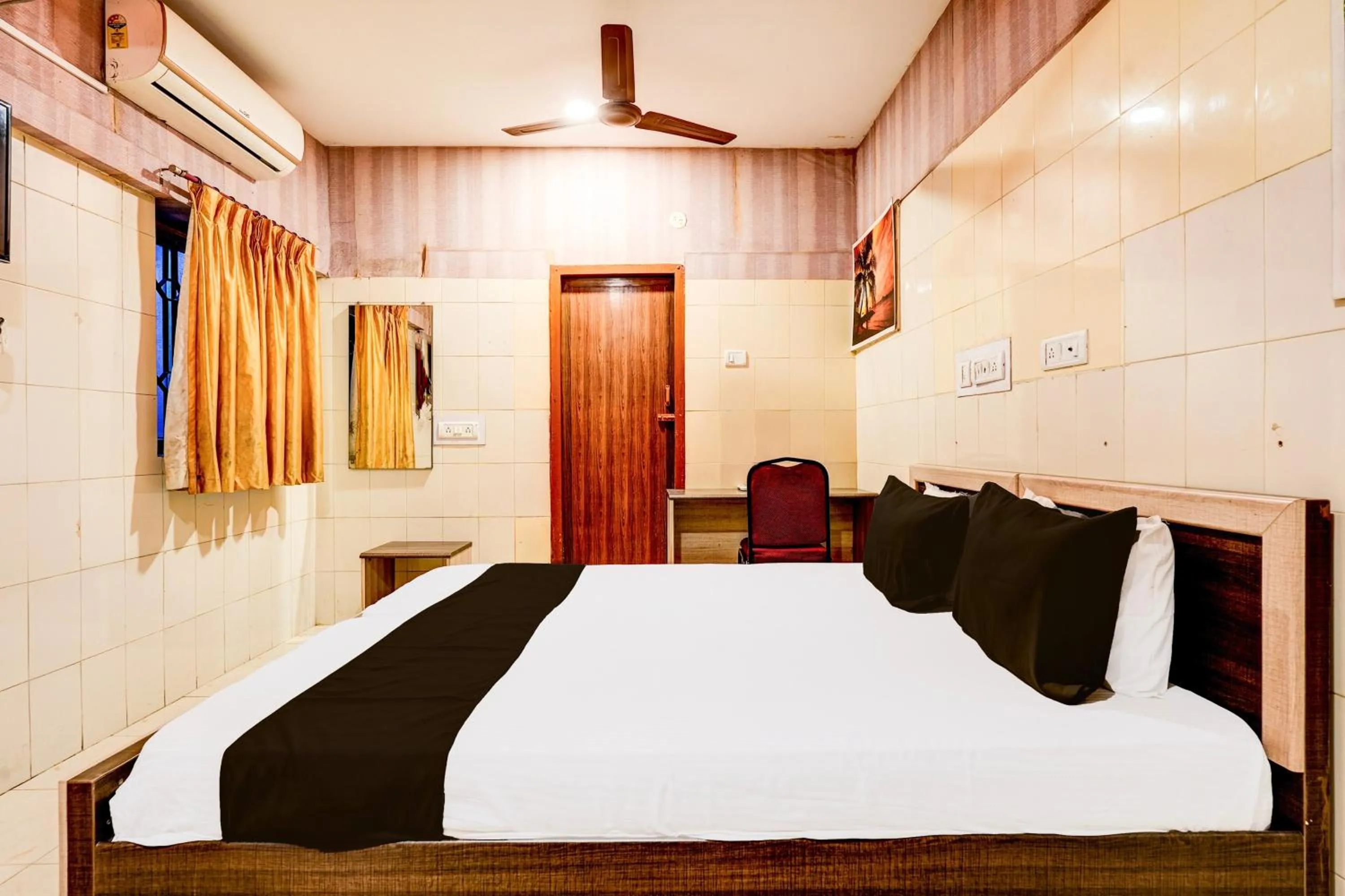 Bedroom, Bed in Hotel O MIZPAH INN