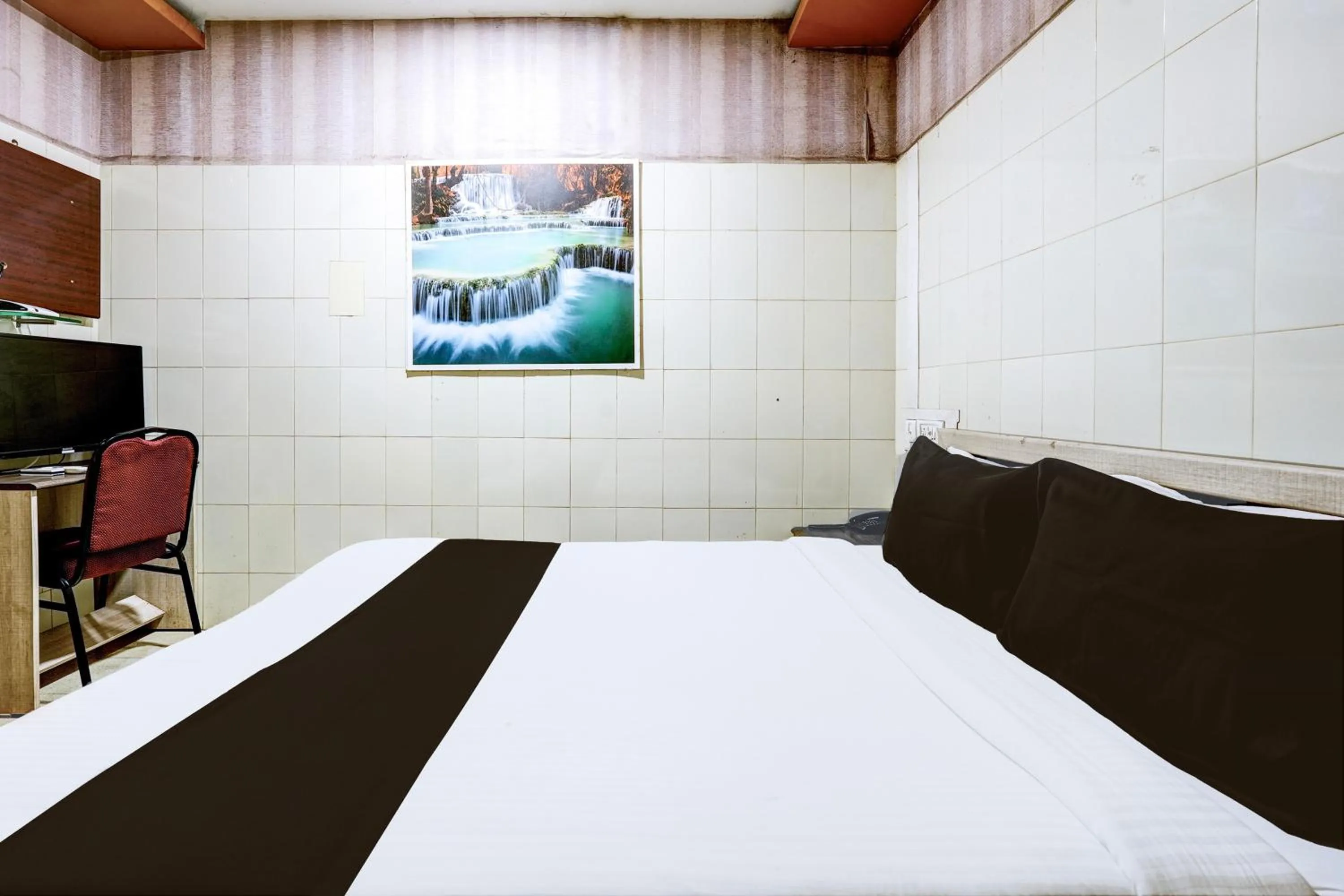 Bedroom, Bed in Hotel O MIZPAH INN