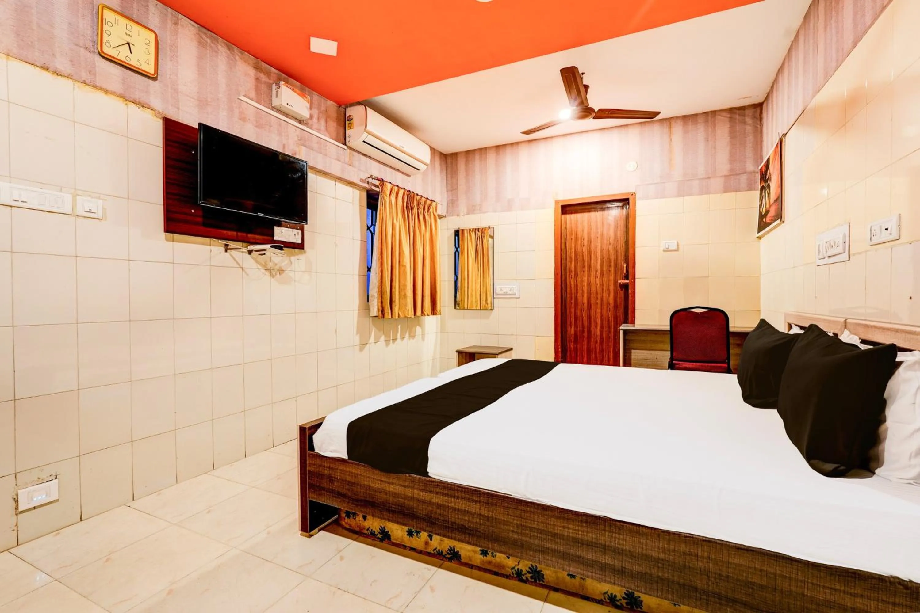 Bedroom, Bed in Hotel O MIZPAH INN