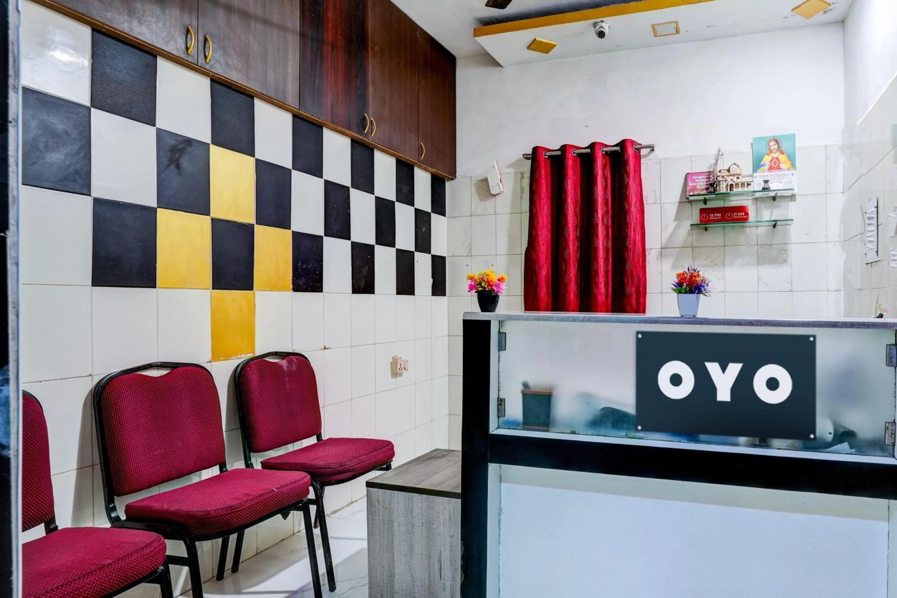 Lobby or reception in Hotel O MIZPAH INN