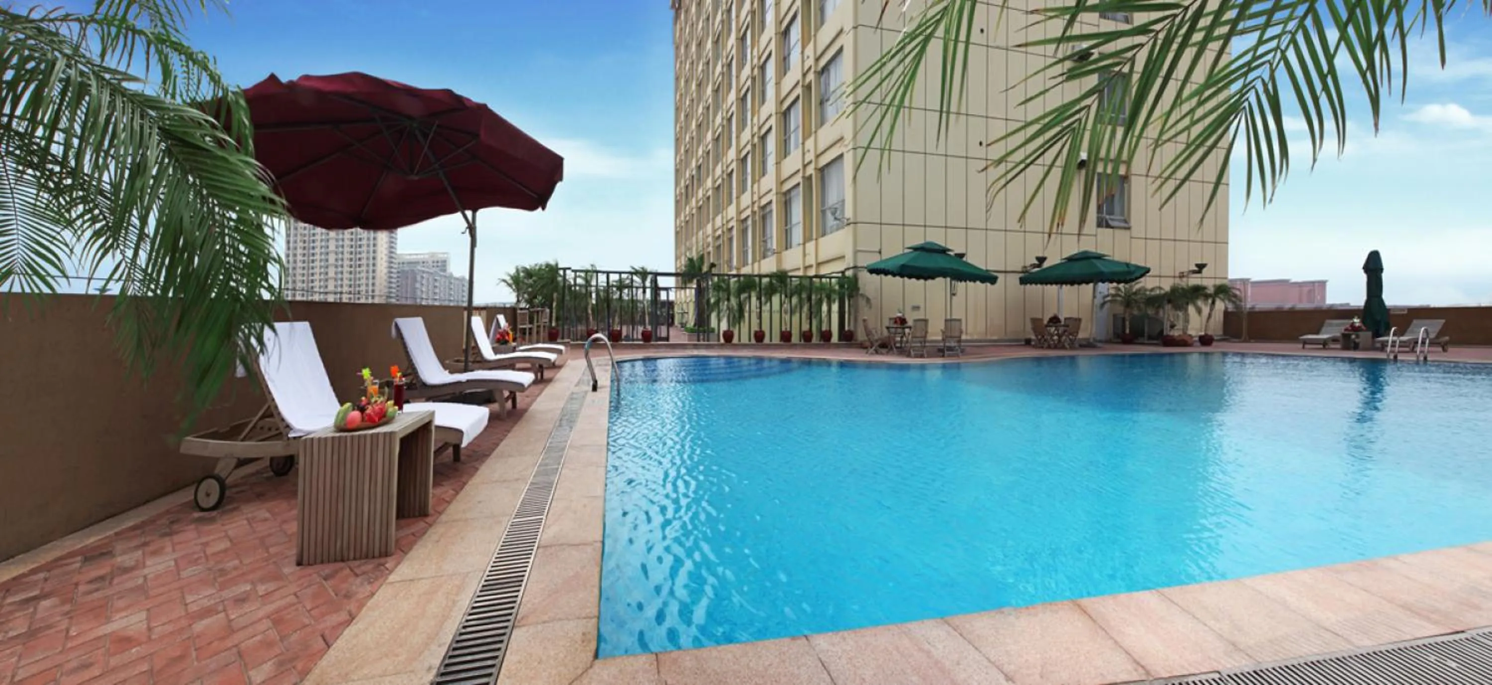 Swimming pool in 深圳国际会展中心凯嘉酒店-Shenzhen Kaijia Hotel-Shenzhen-World