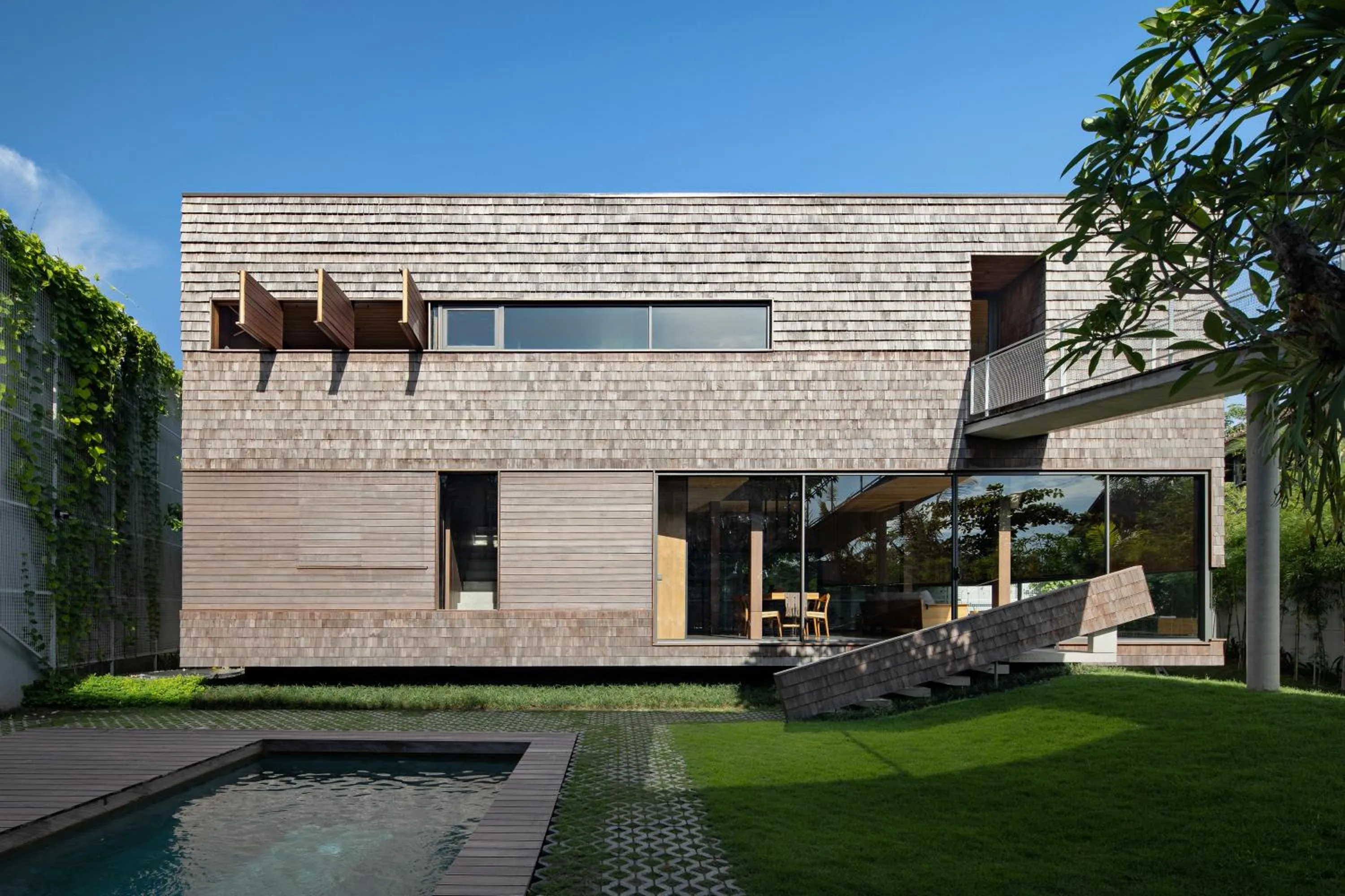 Property building in Villa Tana Takah