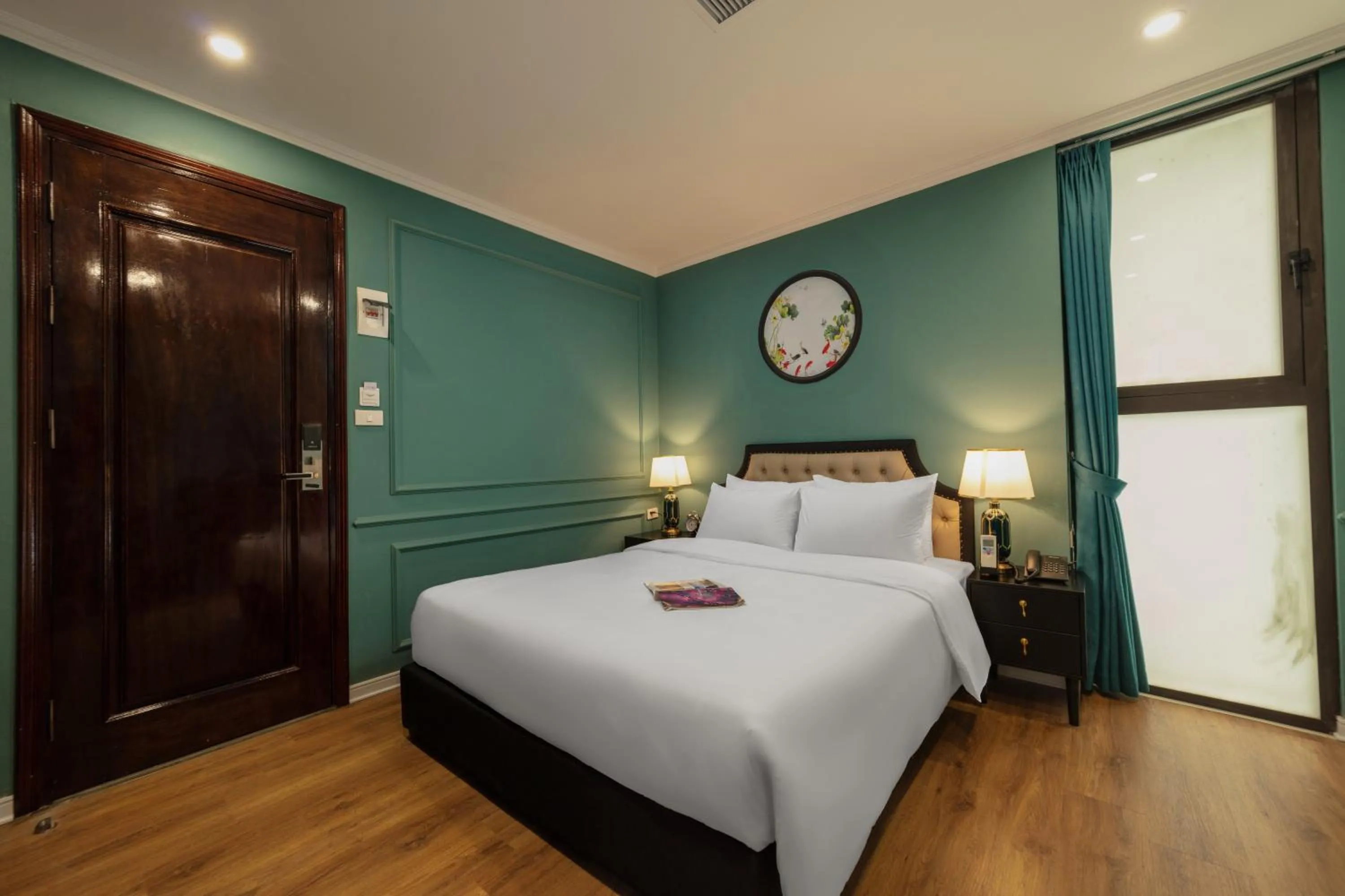 Bed in Madelise Palace Hotel & Travel