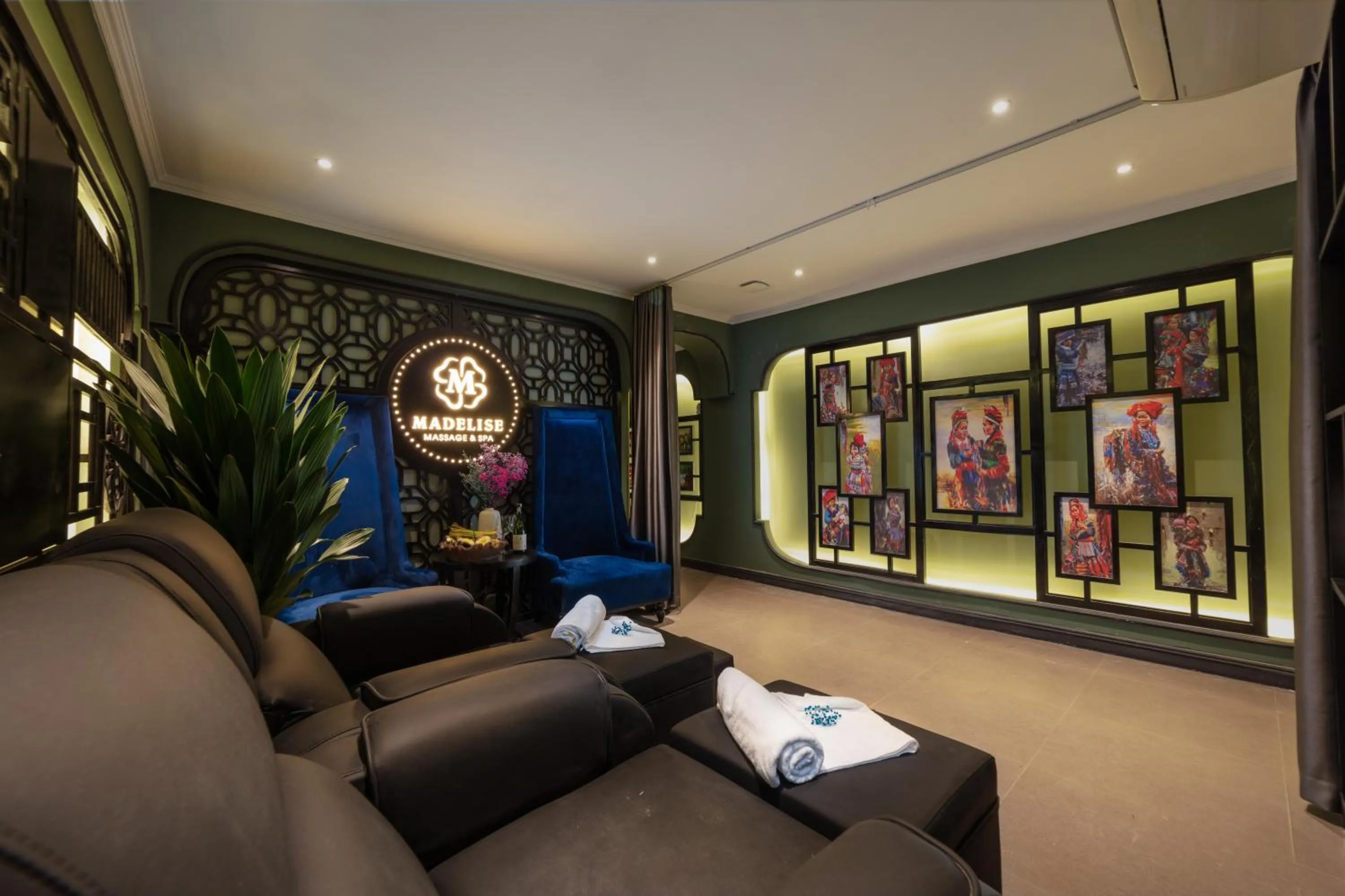 Property building in Madelise Palace Hotel & Travel