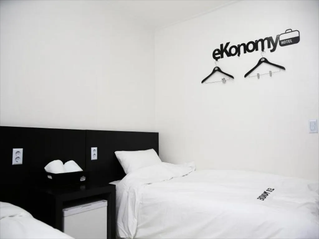 Bed in Ekonomy Hotel