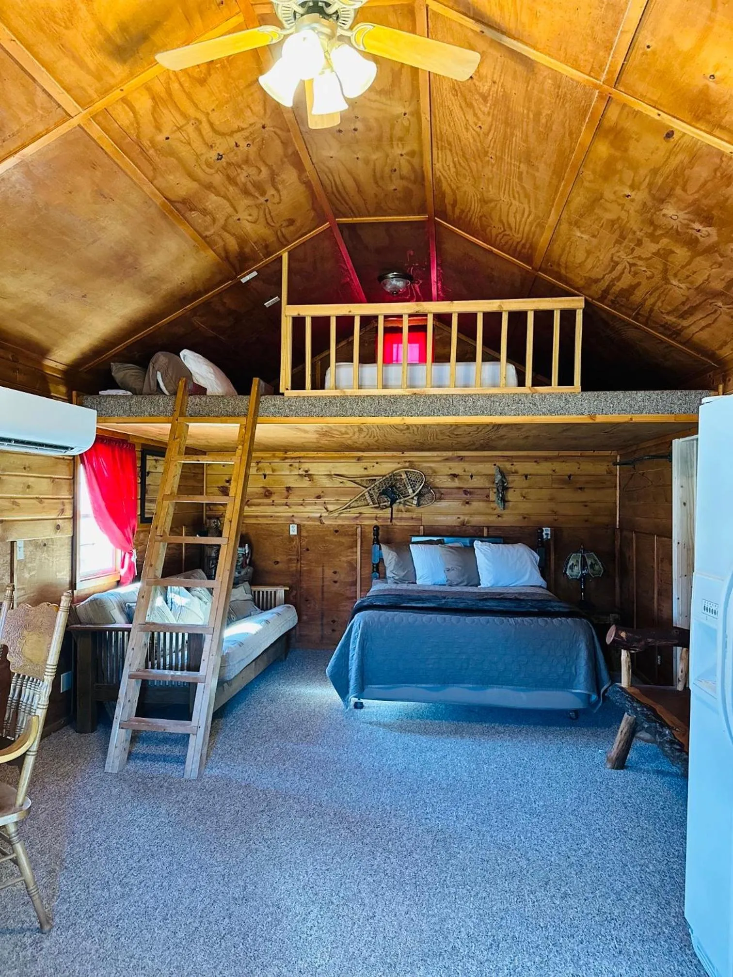 Bed in Country Cabins Hotel