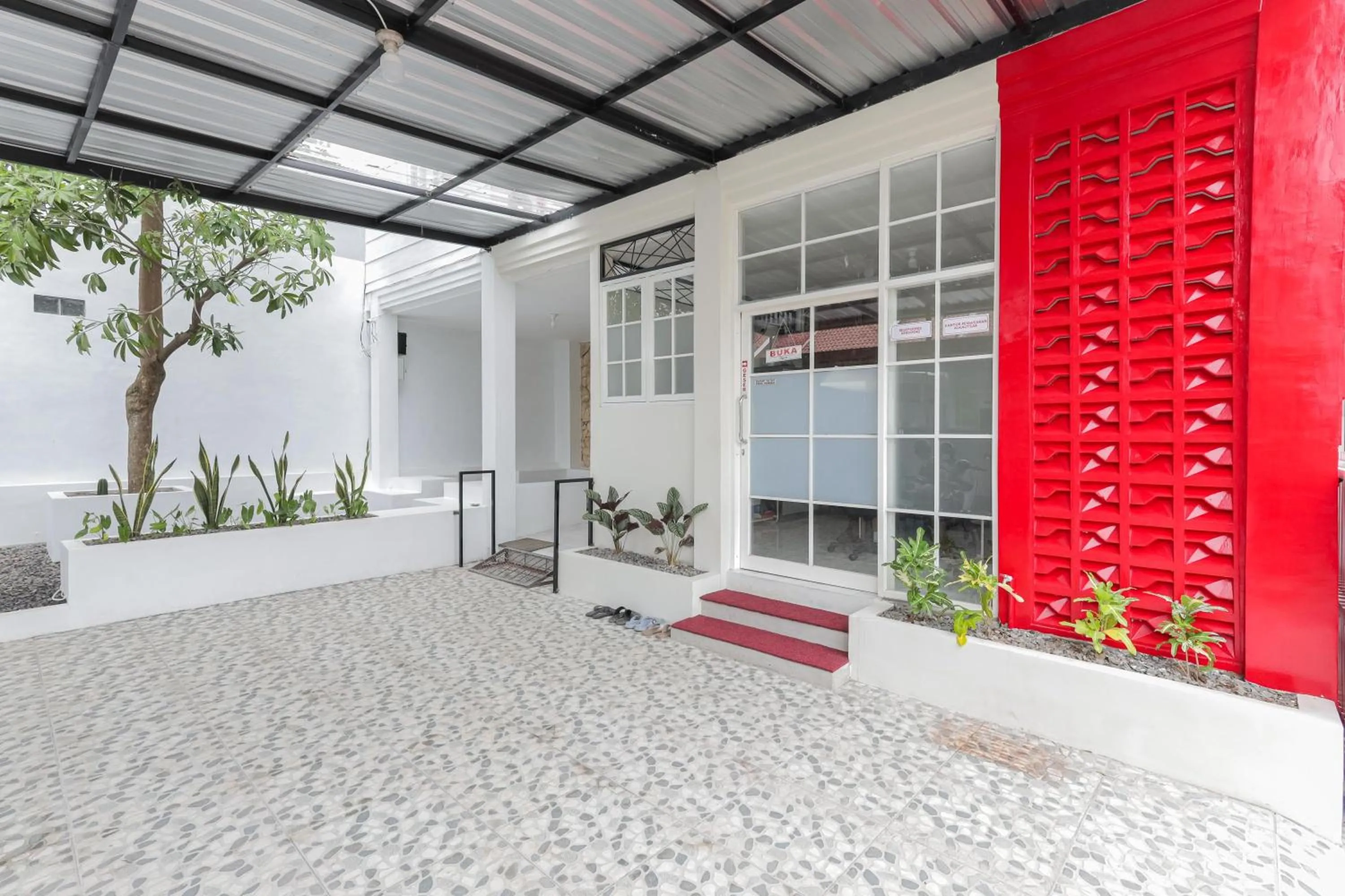 Property building in RedDoorz Syariah near GOR Bung Karno Nganjuk