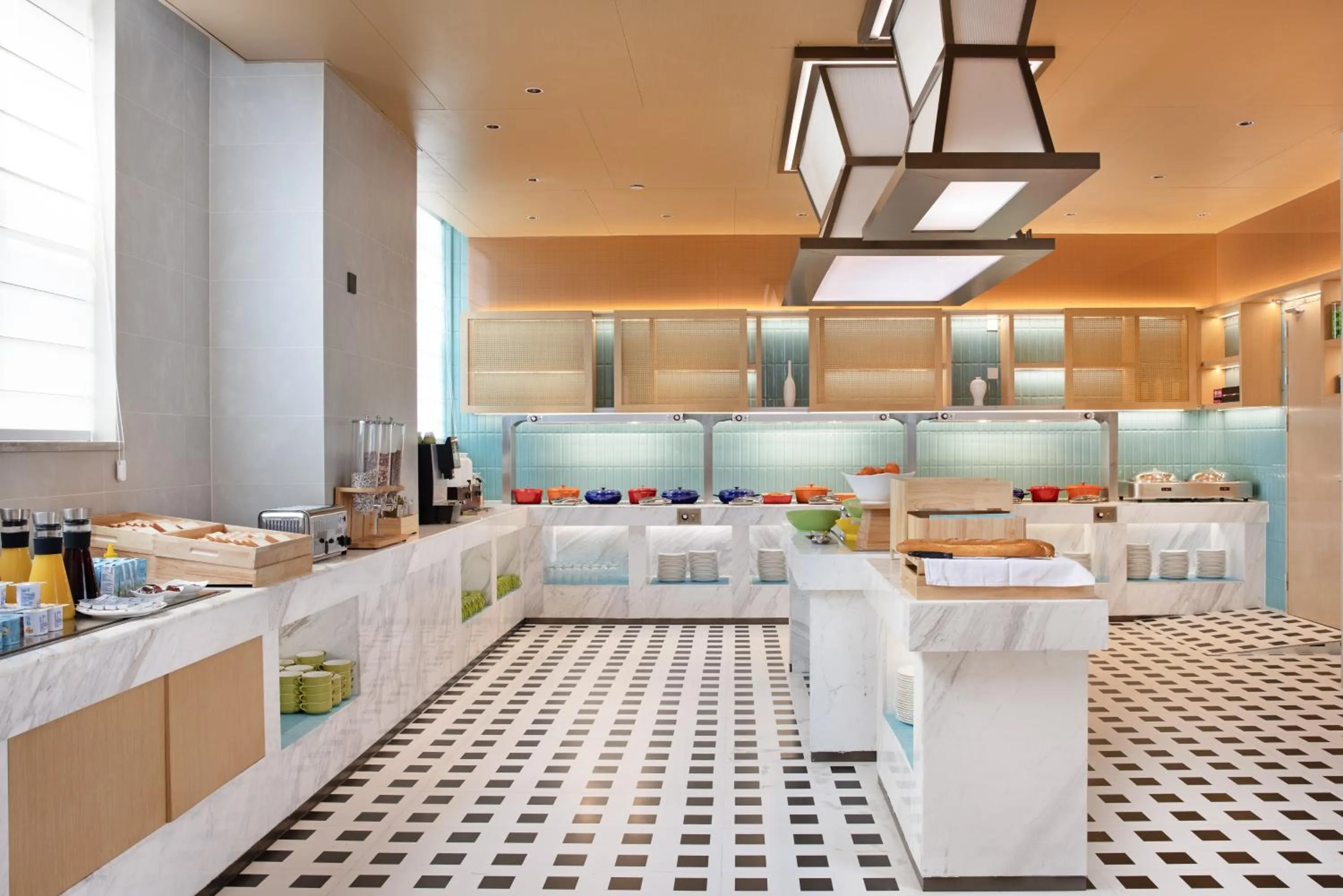 Restaurant/places to eat in Home2 Suites By Hilton Shenzhen Dalang