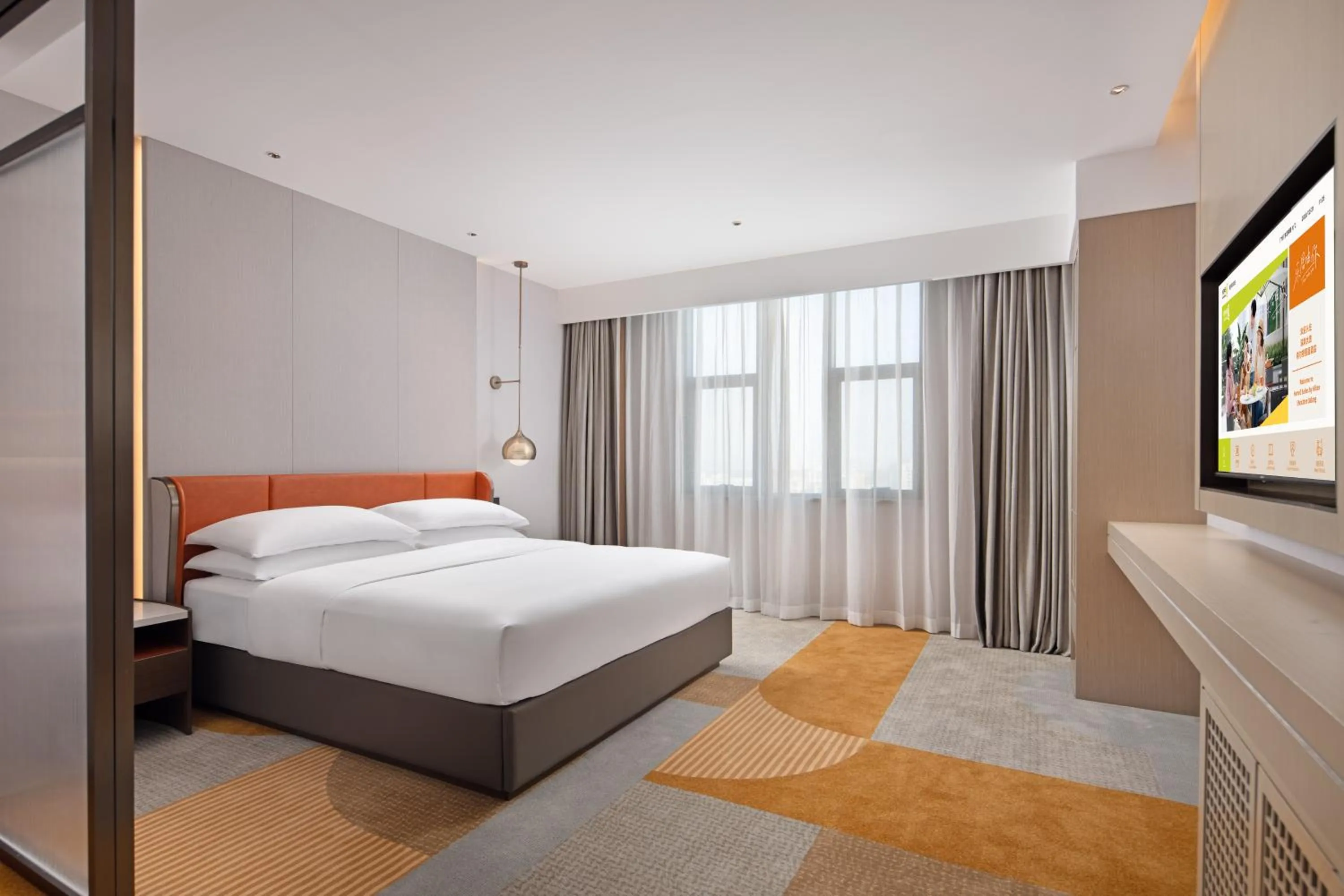 Bed in Home2 Suites By Hilton Shenzhen Dalang