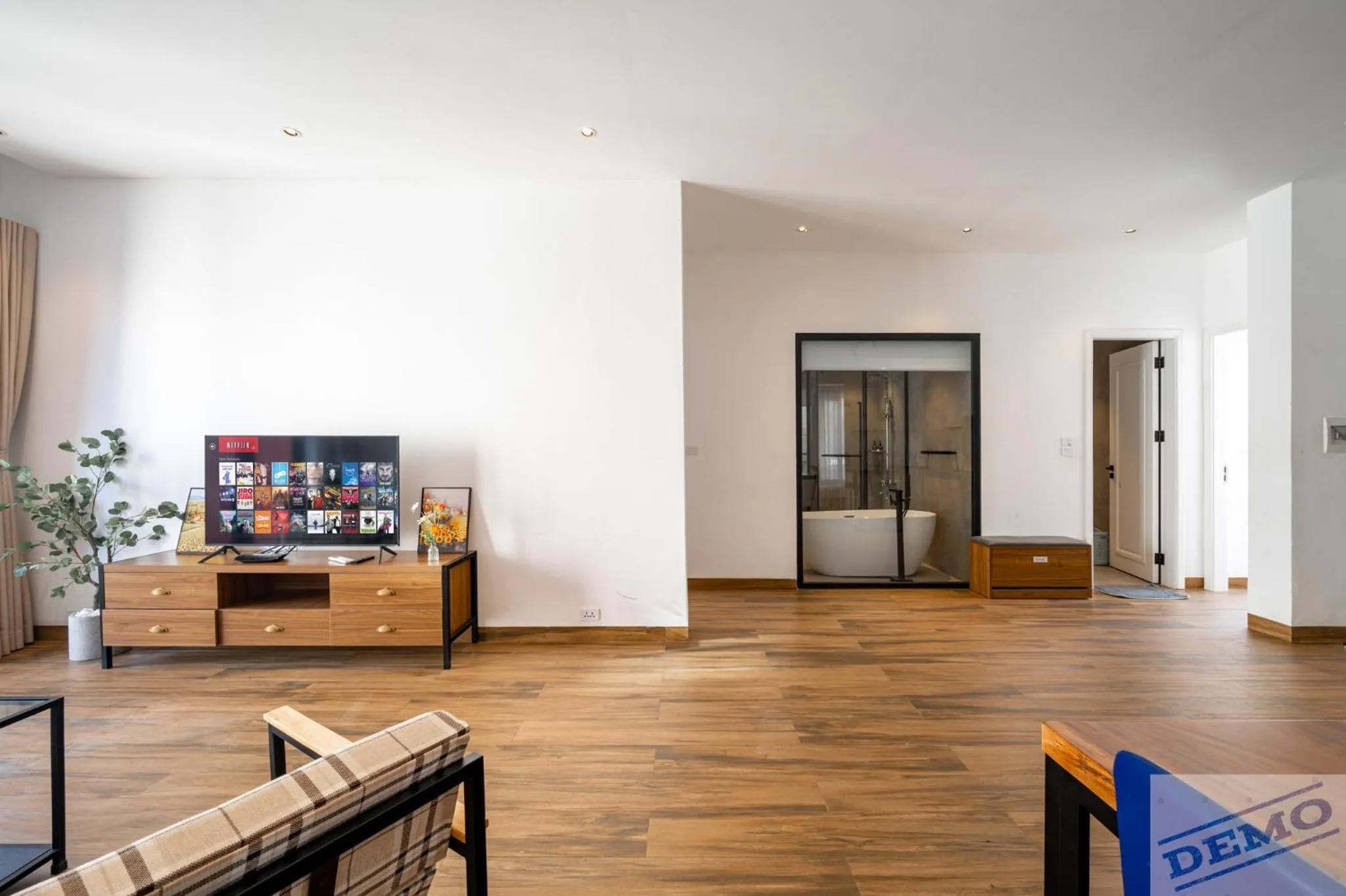 Living room in Luxe Paradise Residence 88 Tu Hoa