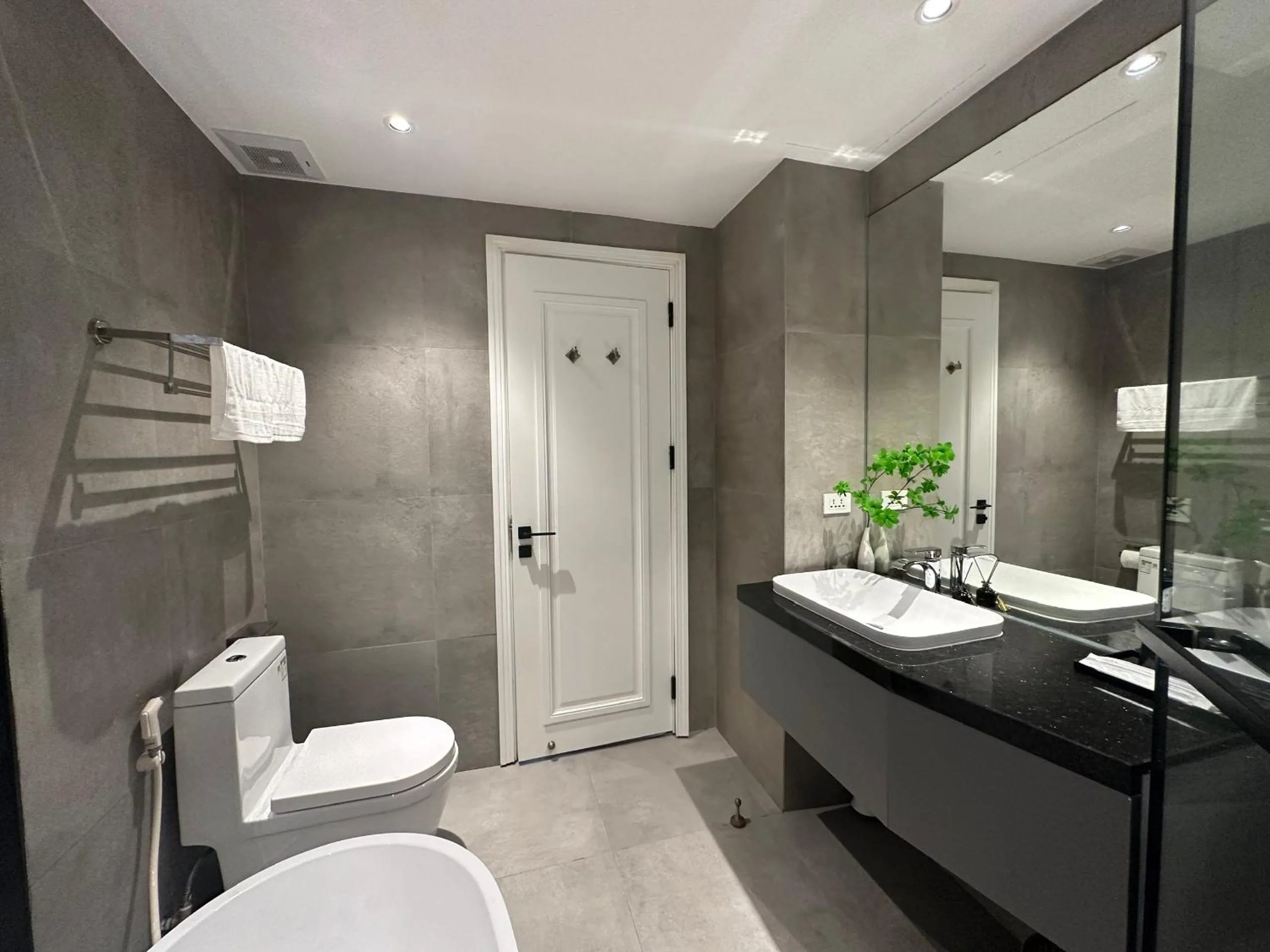 Bathroom in Luxe Paradise Residence 88 Tu Hoa