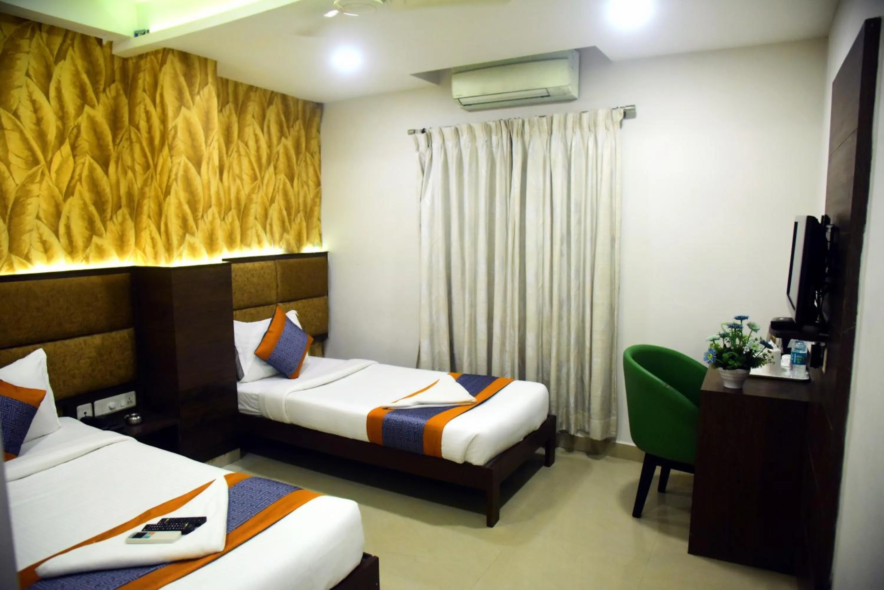 Bed in Pine Tree Signature