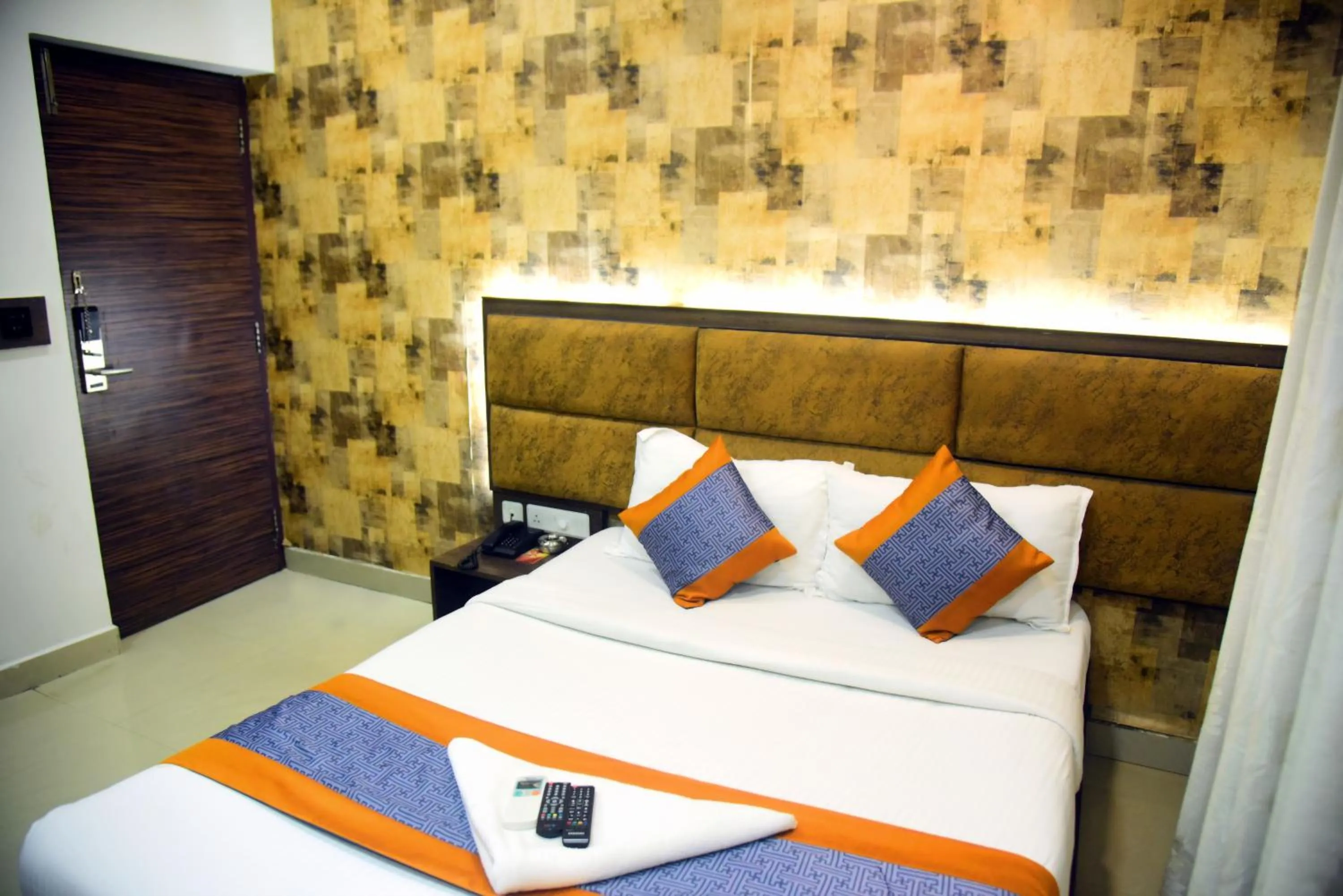 Bed in Pine Tree Signature