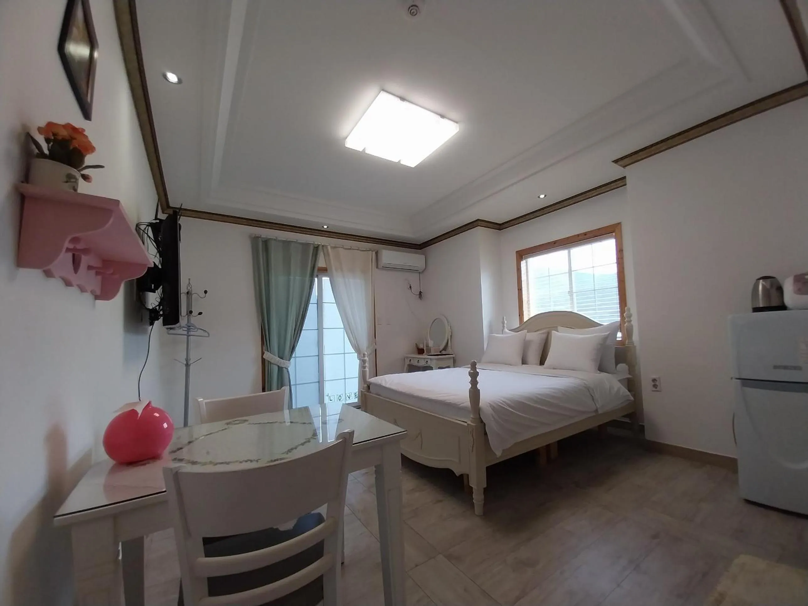 Bed in Another world pension