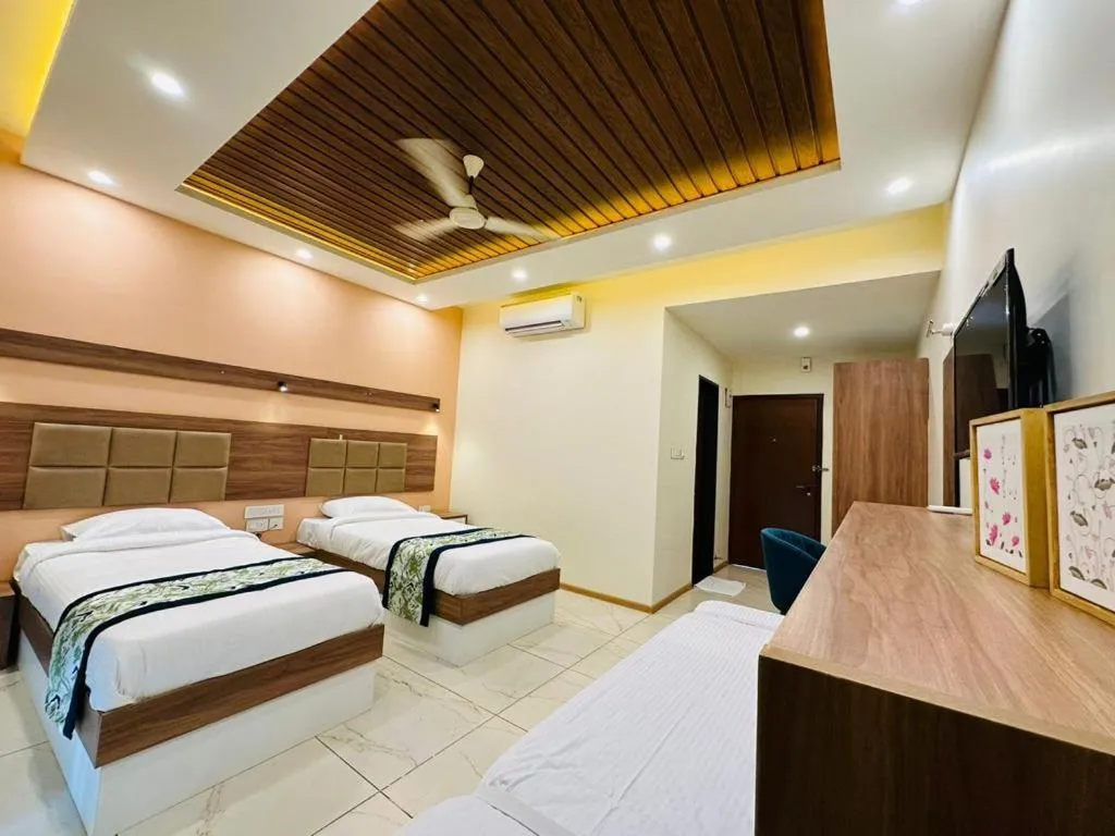 Photo of the whole room, Bed in Aananda Wellness and Resorts
