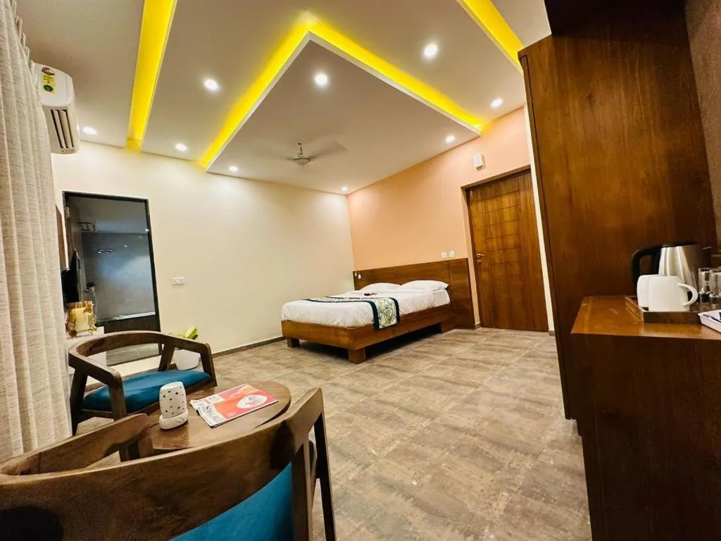 Bed in Aananda Wellness and Resorts