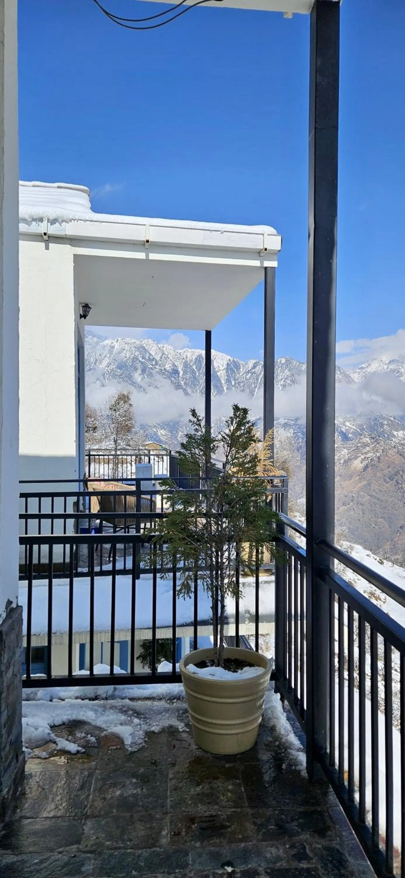 Faraway Cottages, Auli