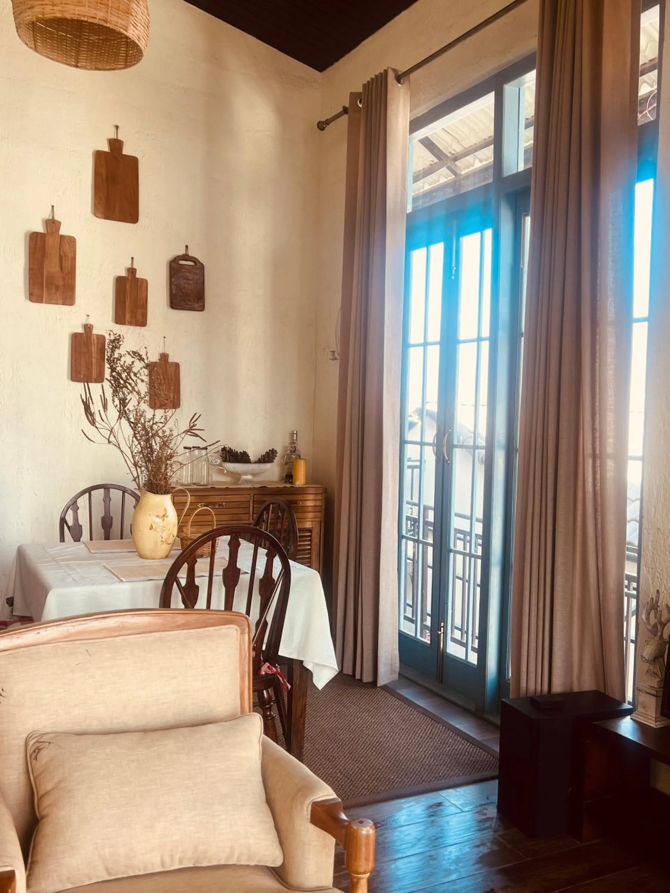 Living room in Faraway Cottages, Auli