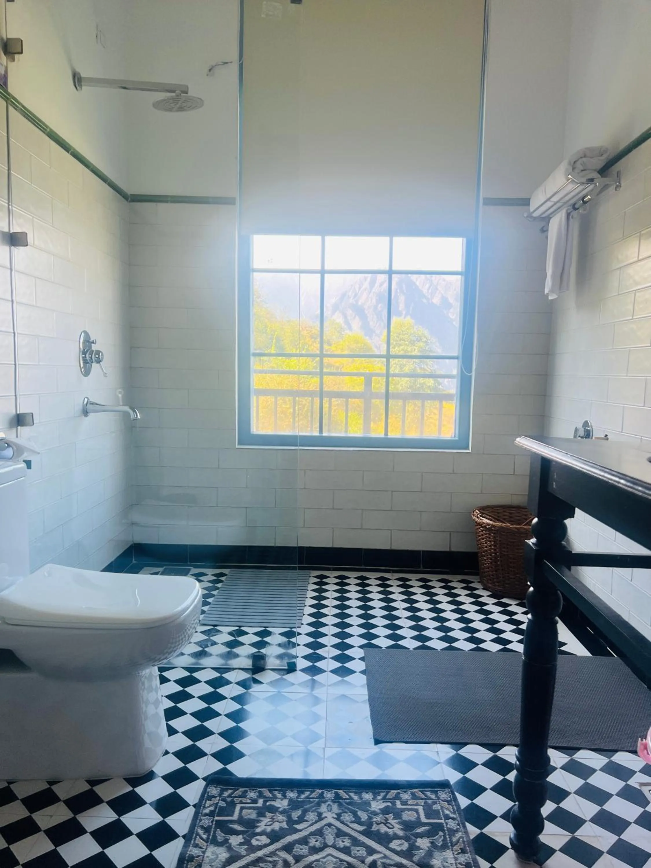 Bathroom in Faraway Cottages, Auli