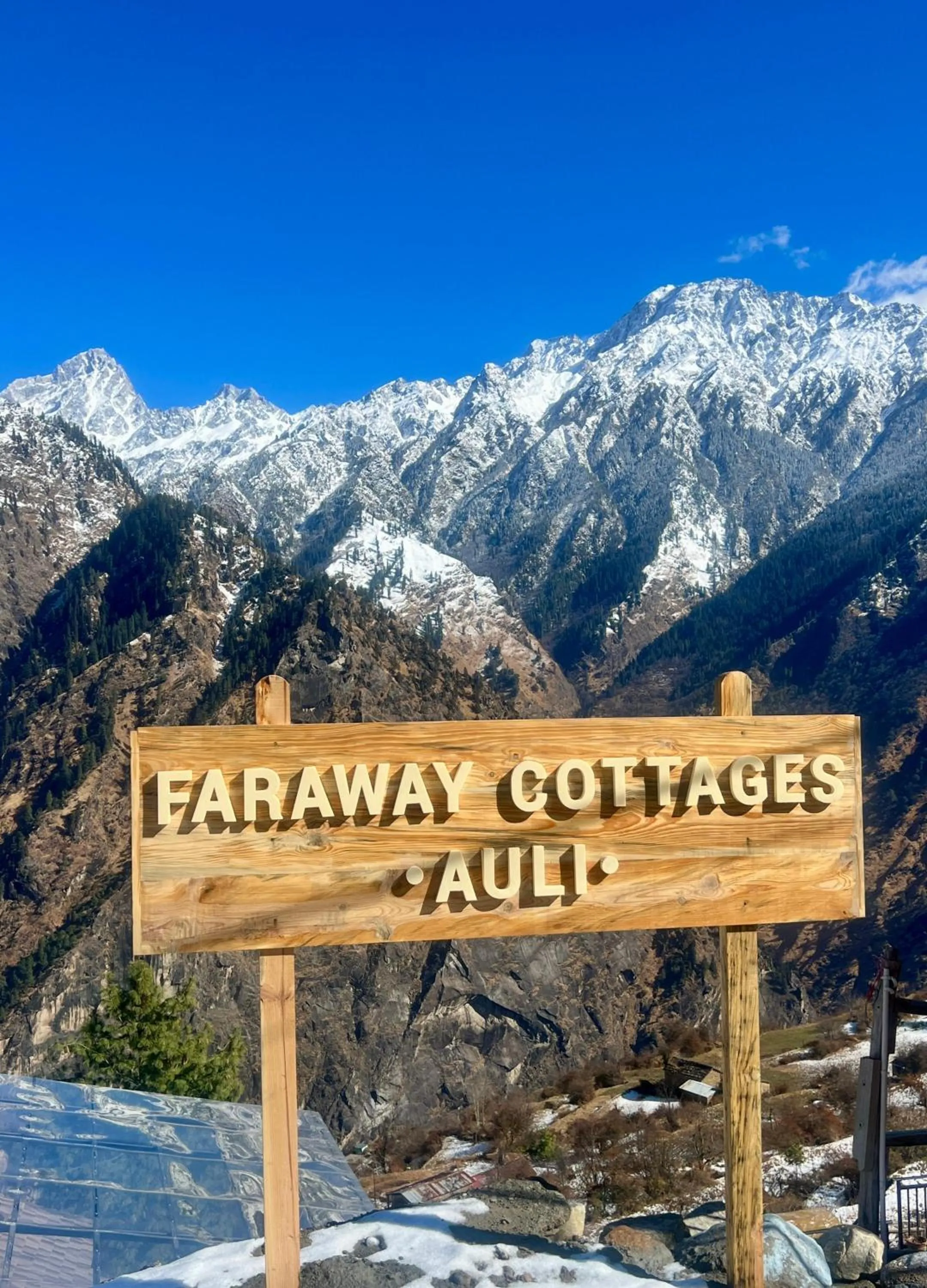 Street view in Faraway Cottages, Auli
