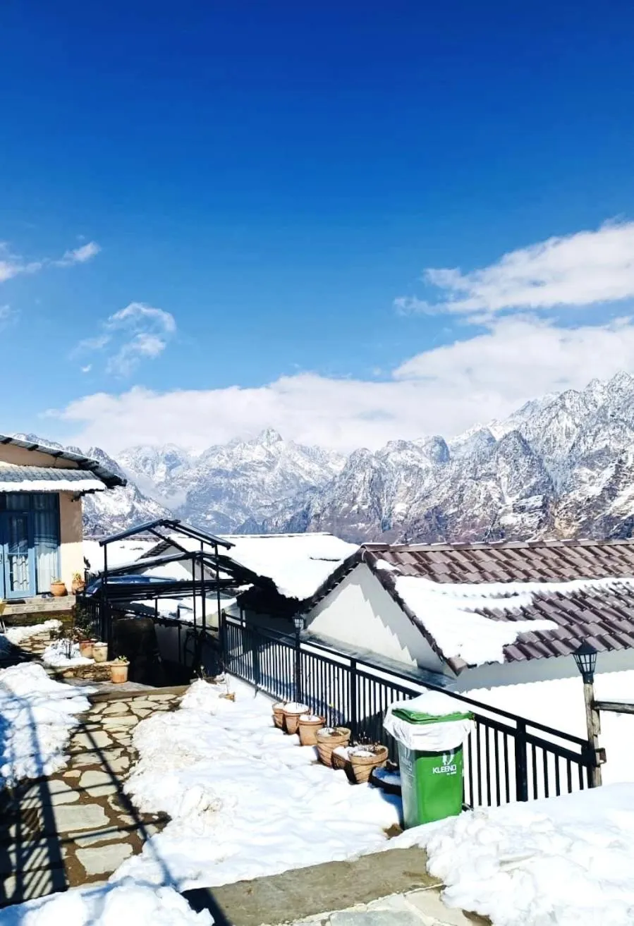 Faraway Cottages, Auli