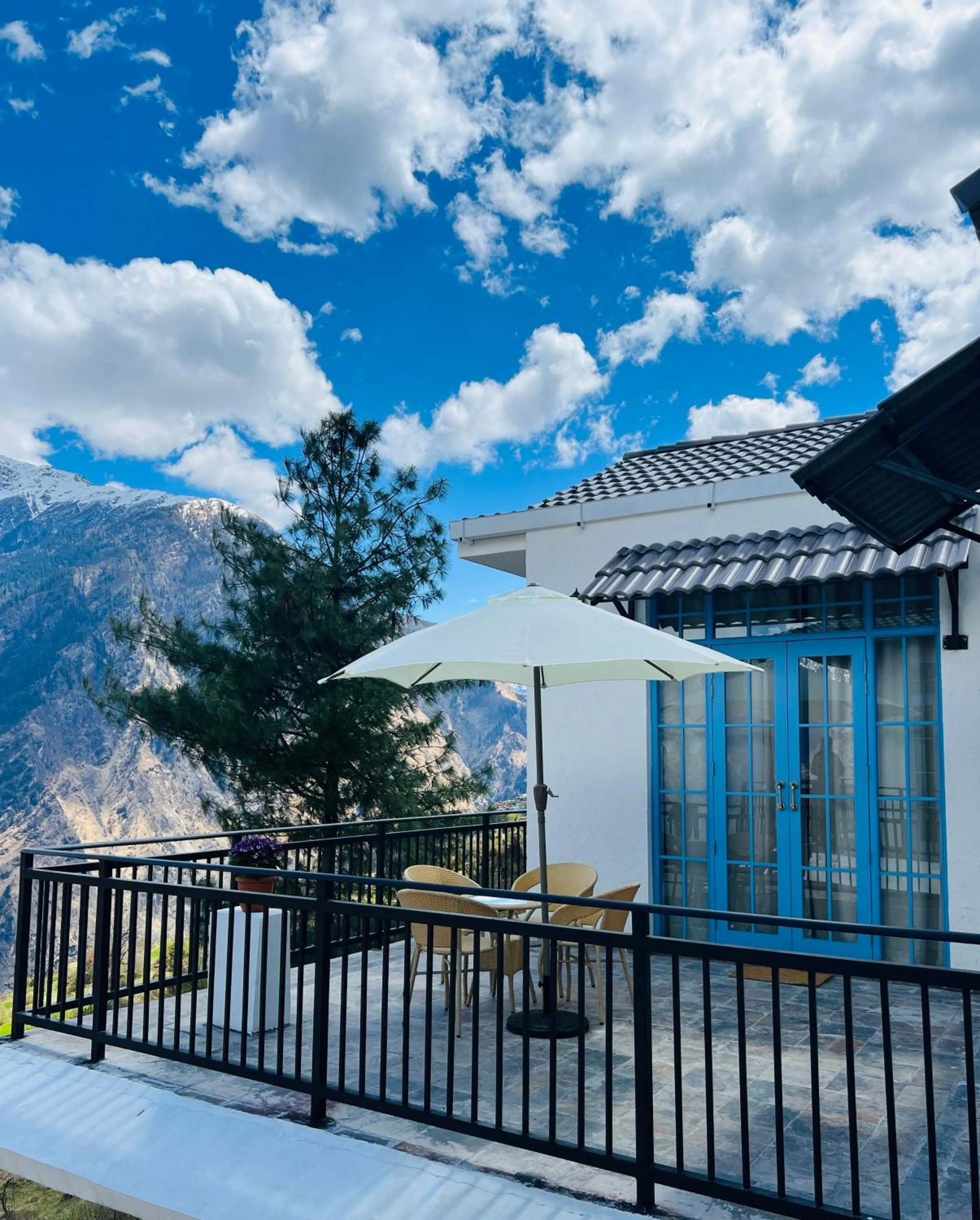 Faraway Cottages, Auli