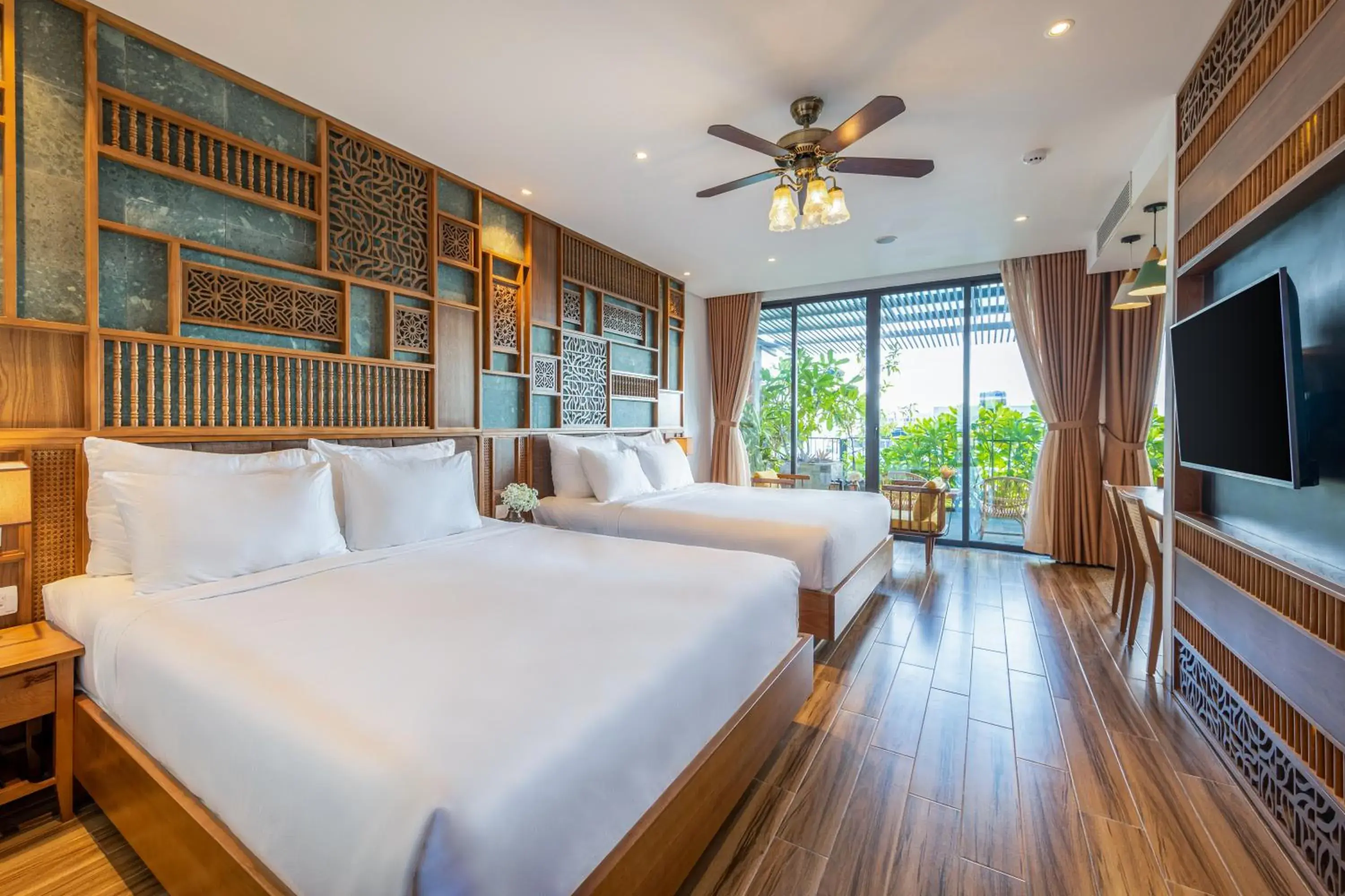 Family Room with Balcony in Bonny Boutique Hotel Da Nang Family Room with Balcony in Bonny Boutique Hotel Da Nang