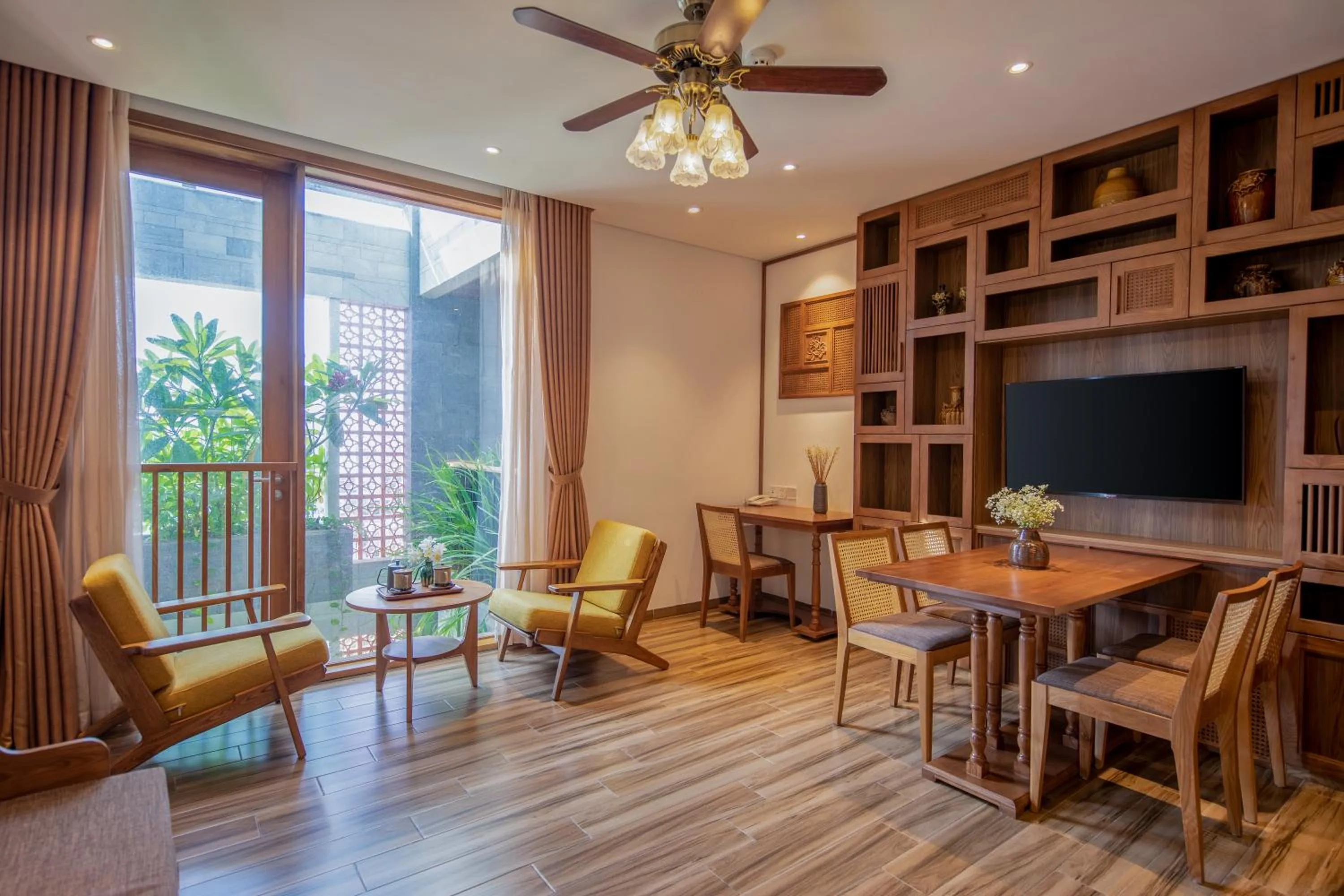 Communal lounge/ TV room in Bonny Boutique Hotel Da Nang